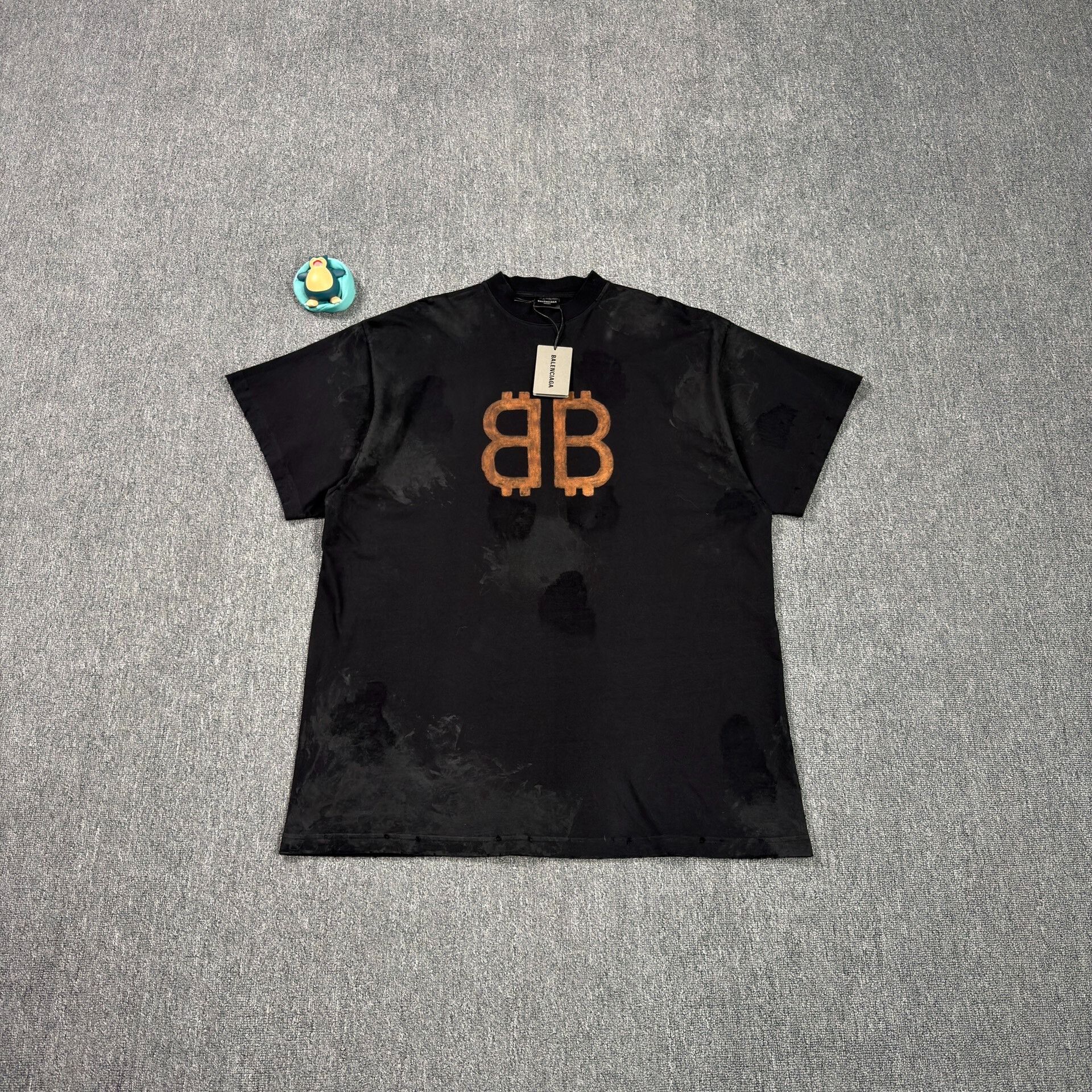 Balenciaga Balenciaga Distressed Bitcoin Logo T-Shirt Size L Size US L / EU 52-54 / 3 - 1 Thumbnail