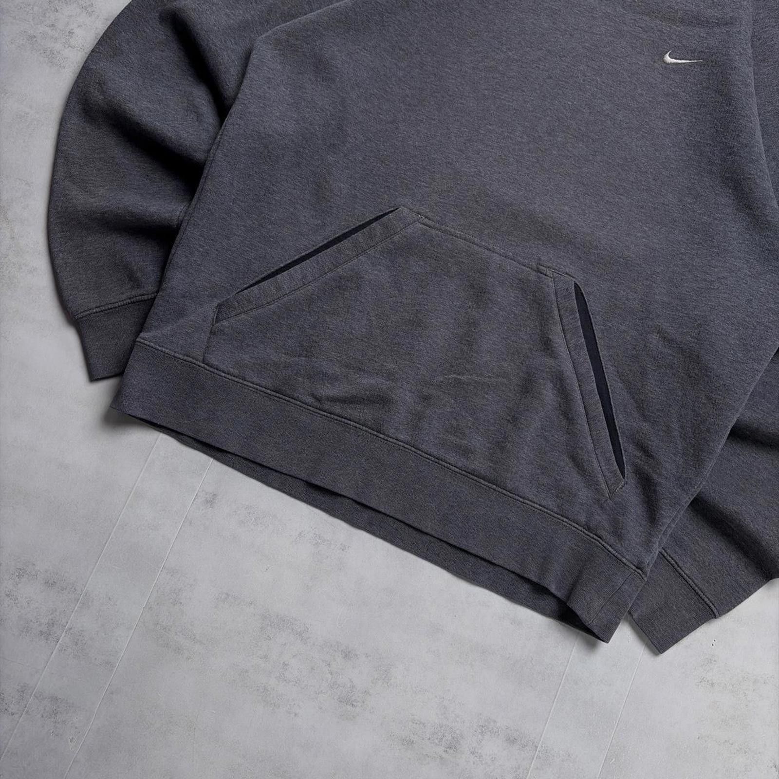 Nike Y2K Grey Nike Small Swoosh Baggy Skater Hoodie Size US M / EU 48-50 / 2 - 6 Thumbnail