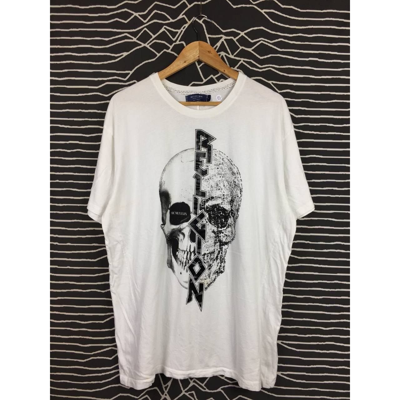 Vintage Religion Blue Label Skull Split Face Graphic Tee Size US L / EU 52-54 / 3 - 1 Thumbnail