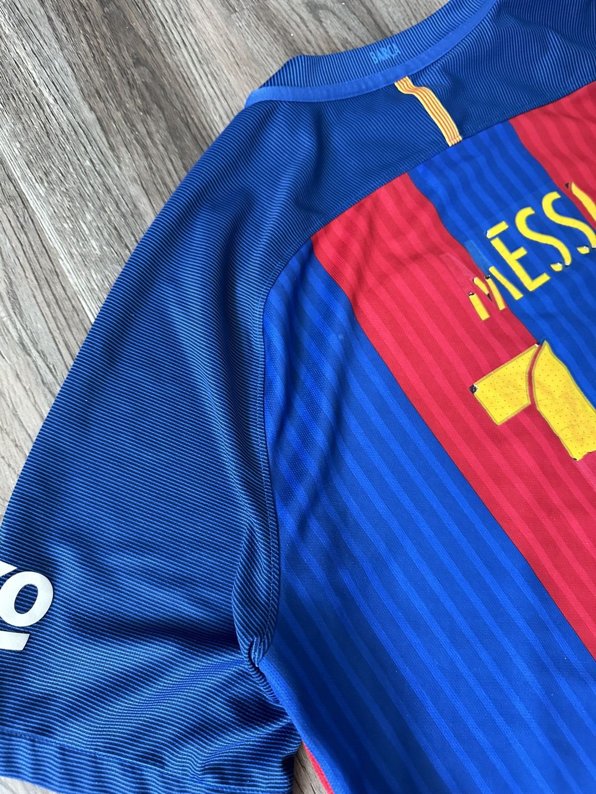 Nike Nike Barcelona Lionel Messi Home Jersey Size US L / EU 52-54 / 3 - 11 Thumbnail