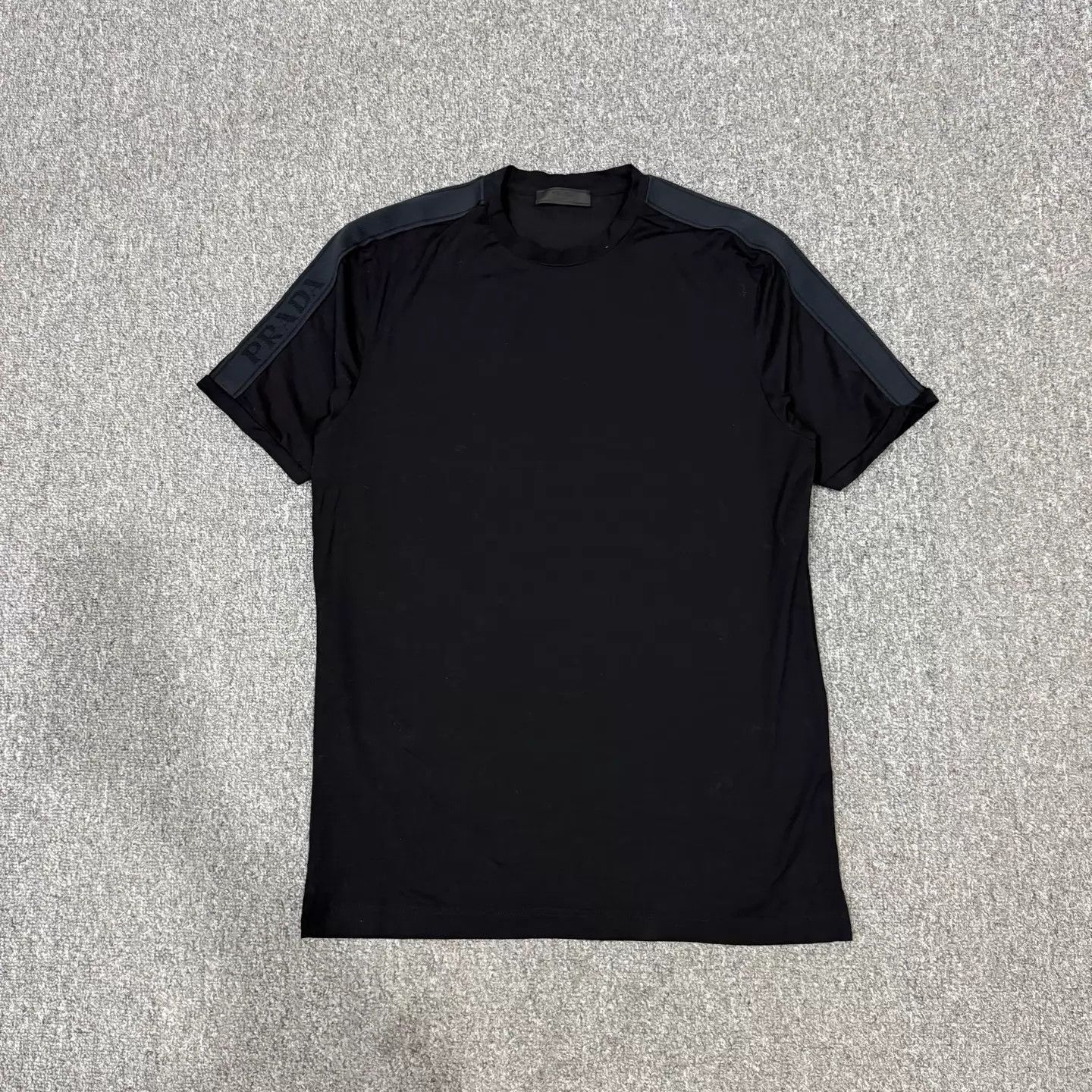 Prada Prada Shoulder Logo Short Sleeve Tee Black S 99 New Size S / US 4 / IT 40 - 1 Thumbnail