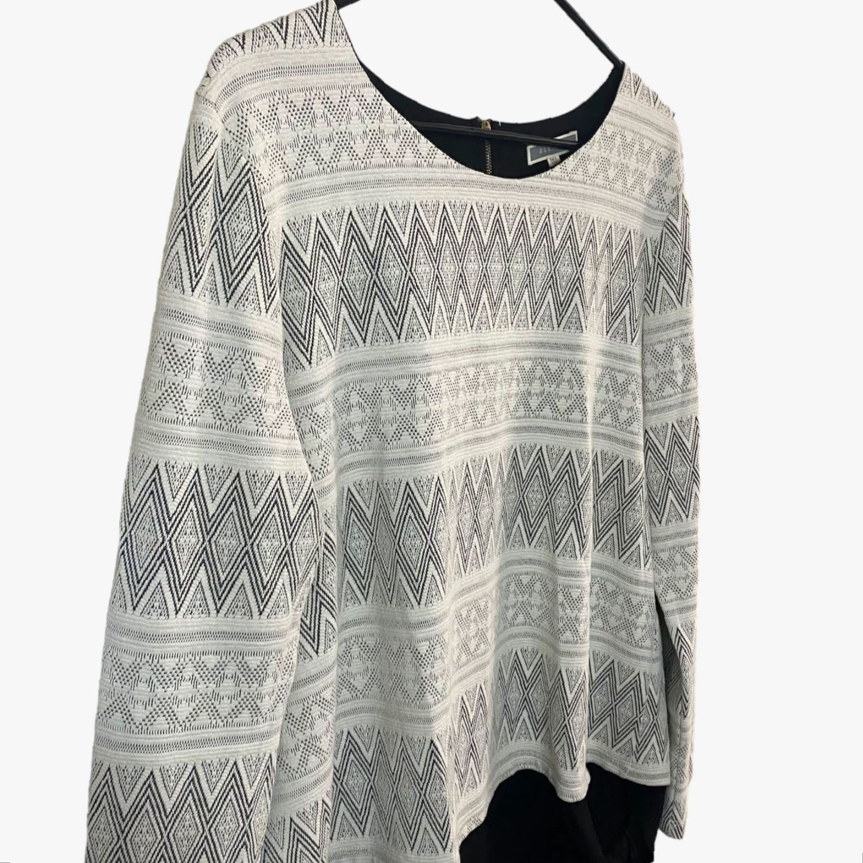 Vintage Pleione Textured Knit Scoop Neck Top Diamond Print Long Sleeve Womens Size Large White Knit Diamond Print Long Sleeve Pleione Womens Large Size L / US 10 / IT 46 - 4 Thumbnail
