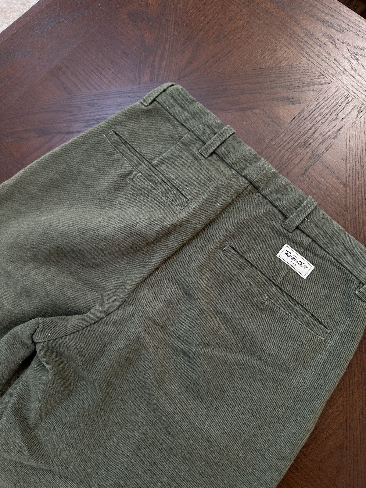 18 East JIAN SINGLE PLEAT PANT - RIFLE GREEN HANDSPUN COTTON CANVAS Size US 28 / EU 44 - 6 Thumbnail