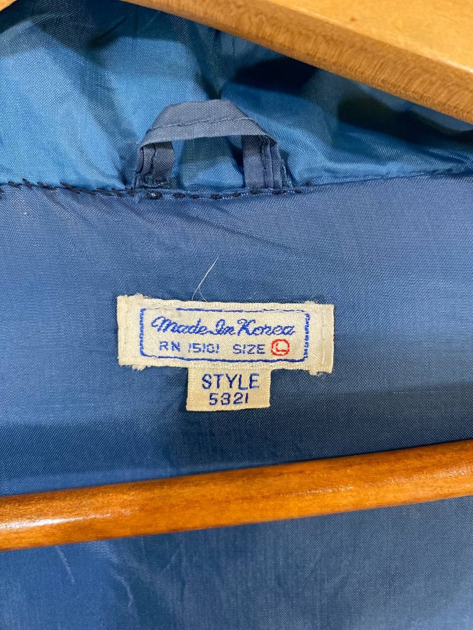 Japanese Brand vintage skiwear retro puffer jacket removable sleeves Size US L / EU 52-54 / 3 - 7 Thumbnail