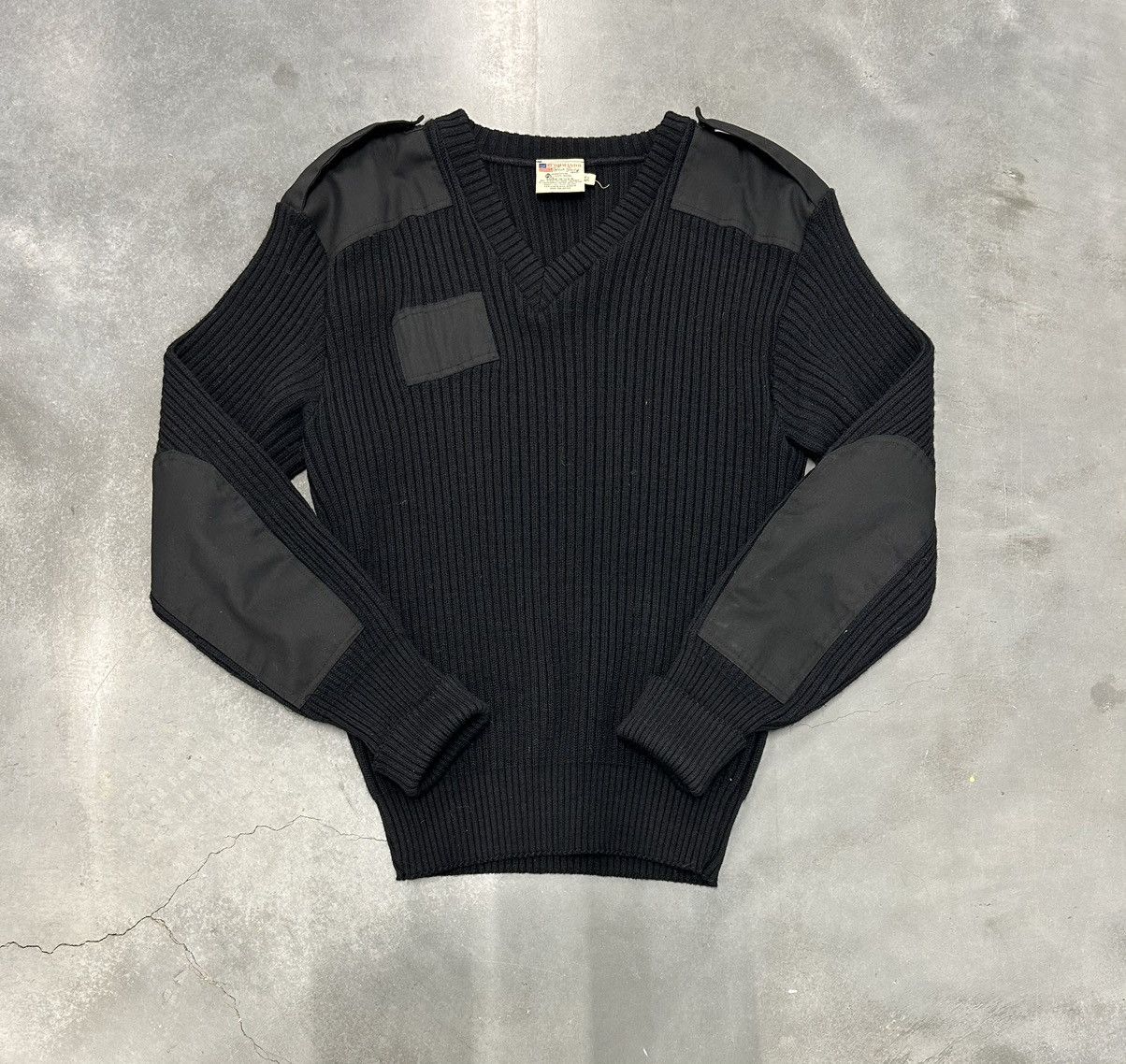 Vintage Vintage black wool sweater Size US L / EU 52-54 / 3 - 1 Thumbnail