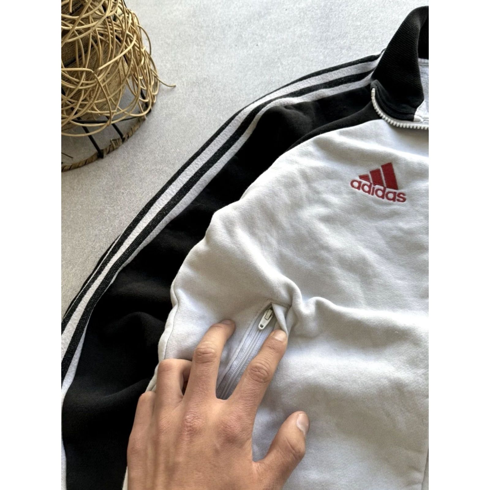 Adidas VINTAGE Adidas Manchester United Football soccer full zip sweatshirt XS White Mens Size US XS / EU 42 / 0 - 6 Thumbnail