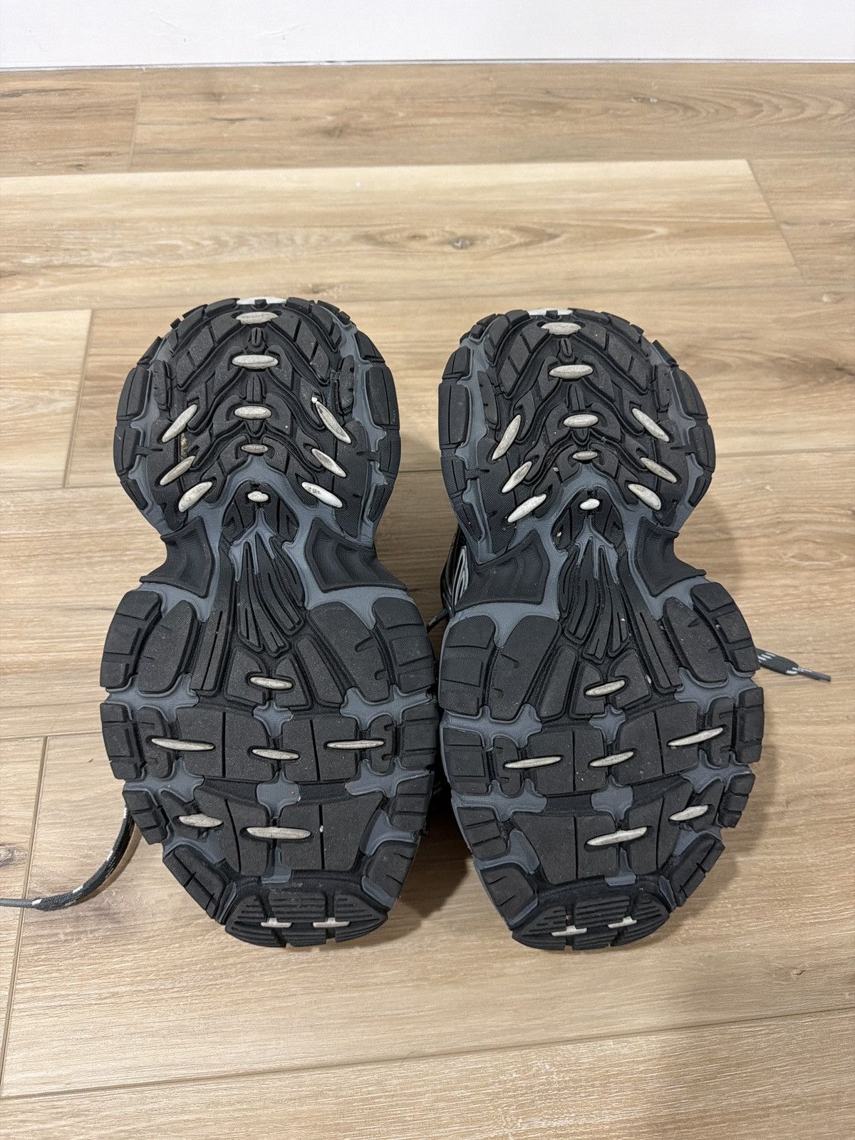 Balenciaga balenciaga 10xl Size US 10 / EU 43 - 5 Thumbnail
