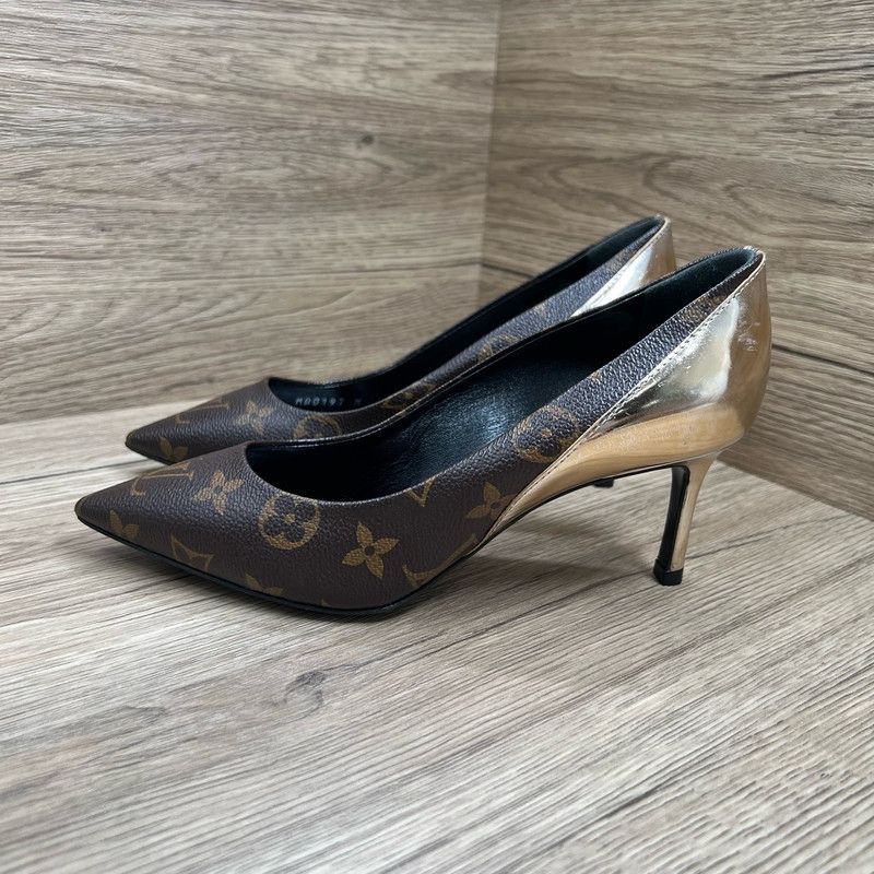 Louis Vuitton Classic Pointed Toe Heels 0079