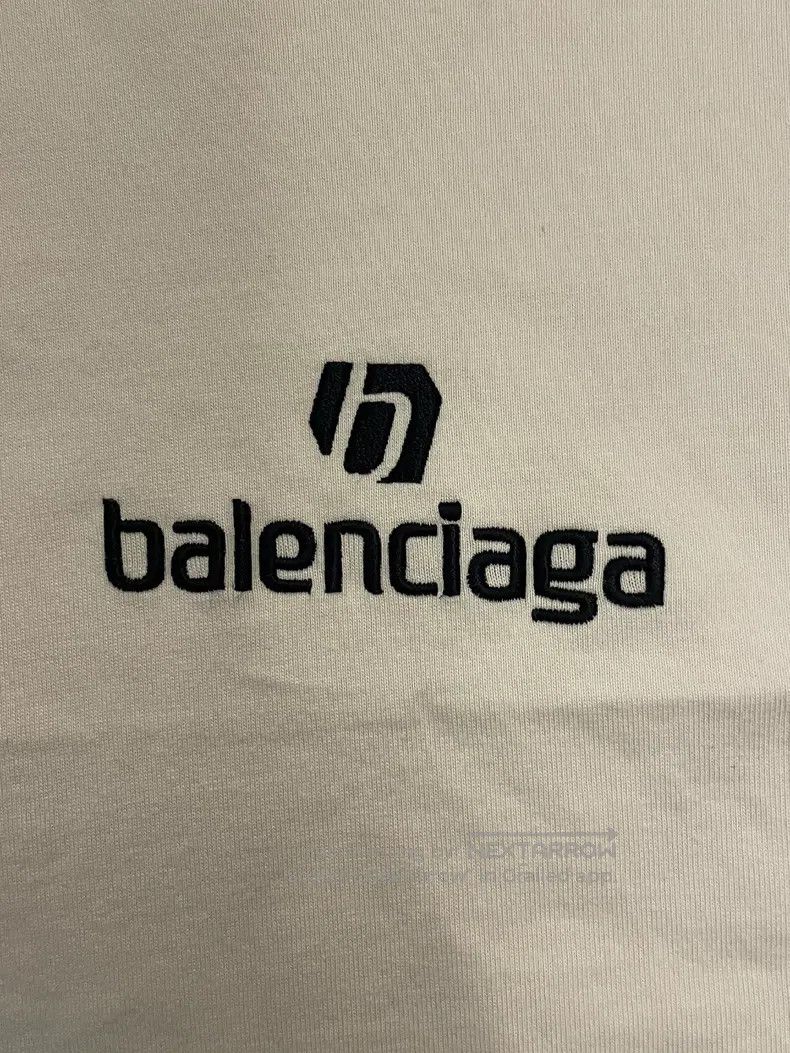 Balenciaga Balenciaga Embroidered Short Sleeve S Size US S / EU 44-46 / 1 - 3 Thumbnail