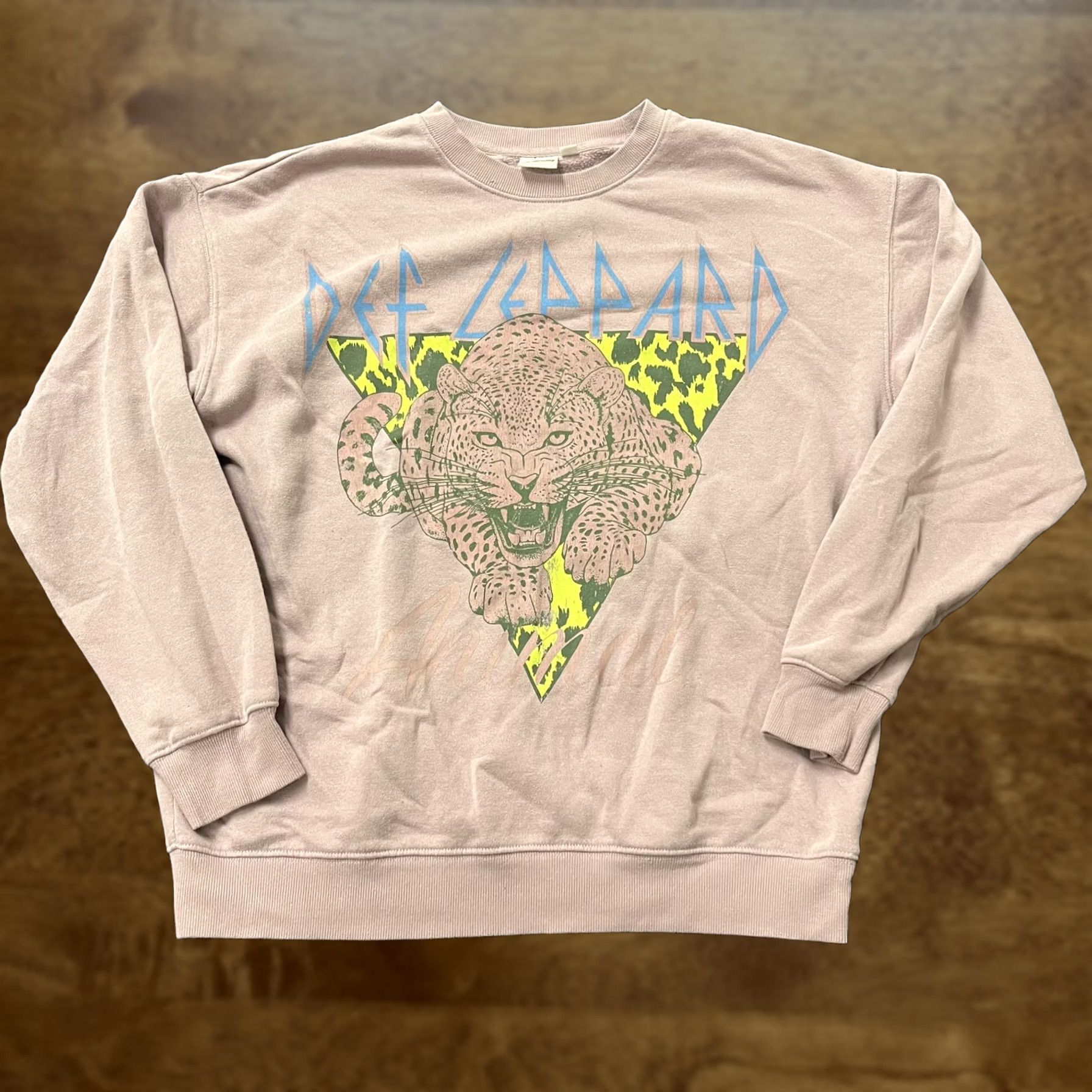 Vintage Def Leppard Sweatshirt Mens Medium Purple Leopard Graphic Pullover Fleece Size US M / EU 48-50 / 2 - 1 Thumbnail