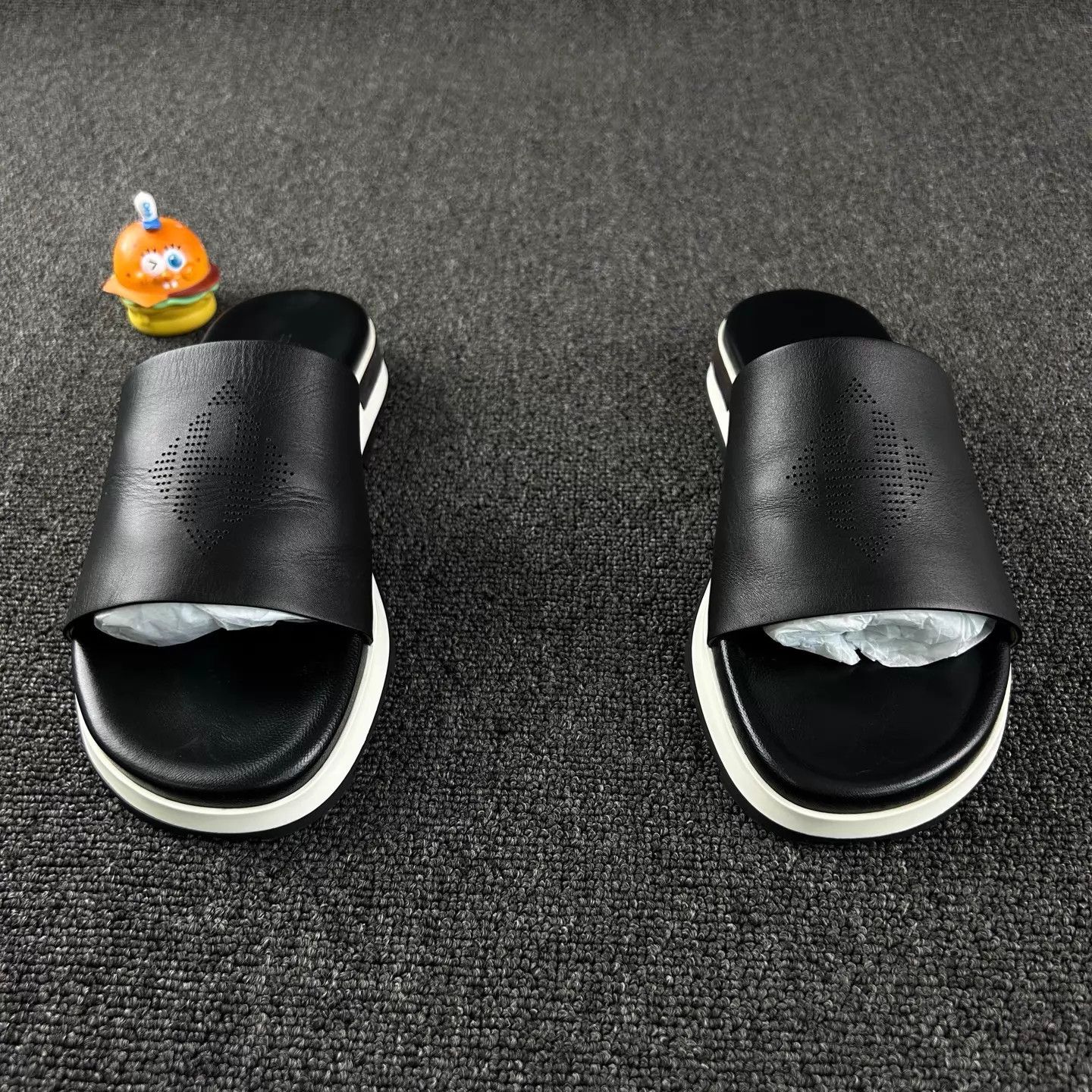 Hermes Hermes Black Logo Men's Slide 41 Size US 8 / EU 41 - 2 Thumbnail