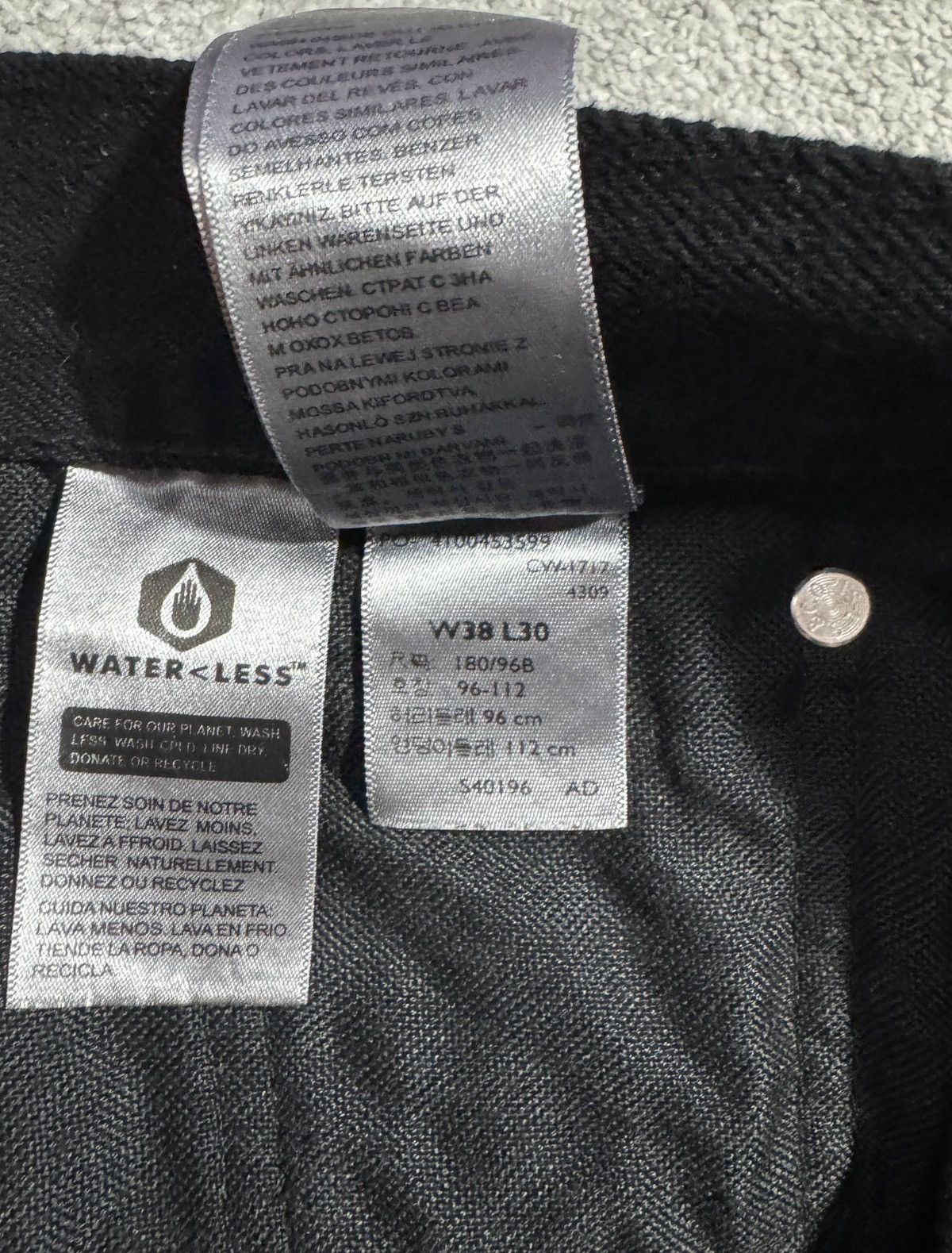 Levi's Levi’s 501 Jeans in Black W38 L30. Size US 38 / EU 54 - 7 Thumbnail