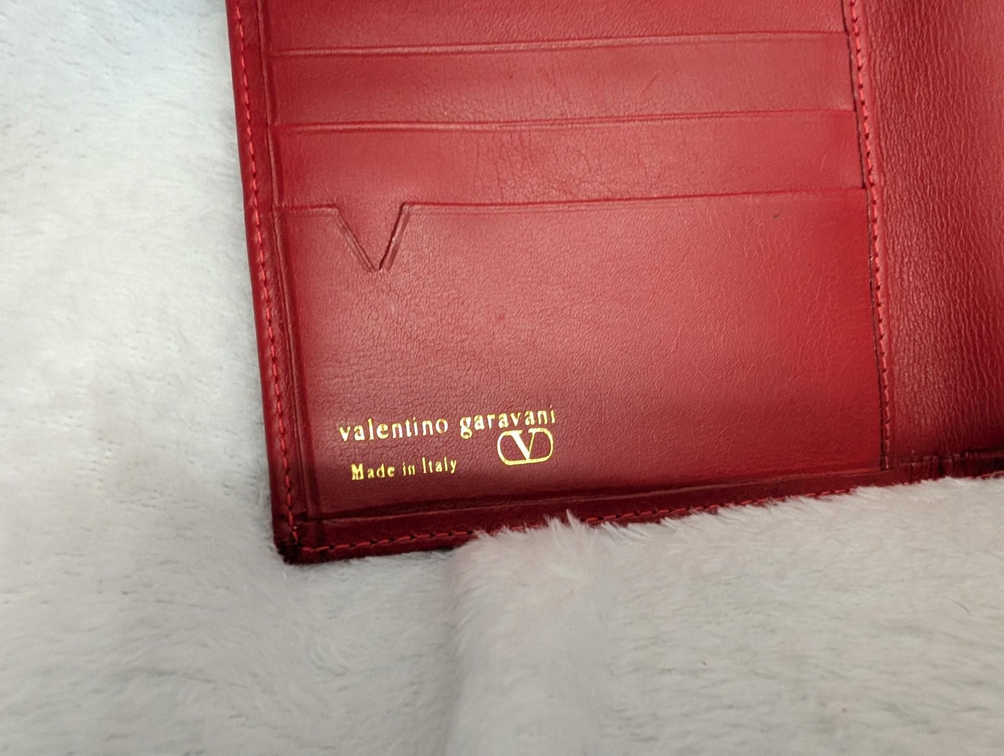 Other Authentic Valentino Garavani Embossed Bifold Wallet Size ONE SIZE - 2 Thumbnail