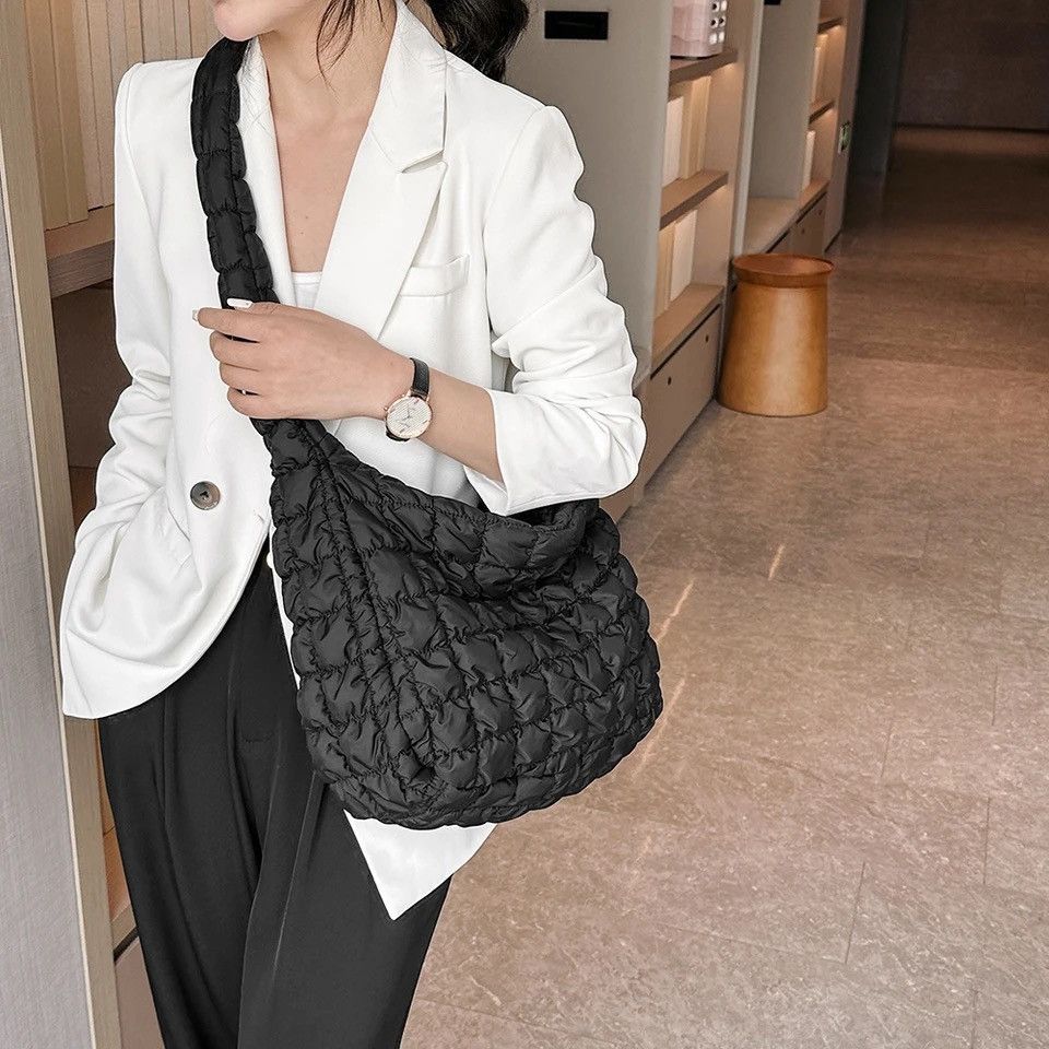 Vintage Y2K Shoulder Down Shopper Bag Designer Tote Bag With Ruffles in Black, Women's