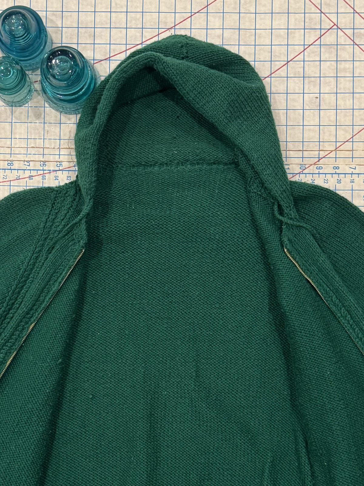 Vintage Vintage Hand Knit Green Wool Full Zip Hoodie Fits Mens XL Size US XL / EU 56 / 4 - 7 Thumbnail