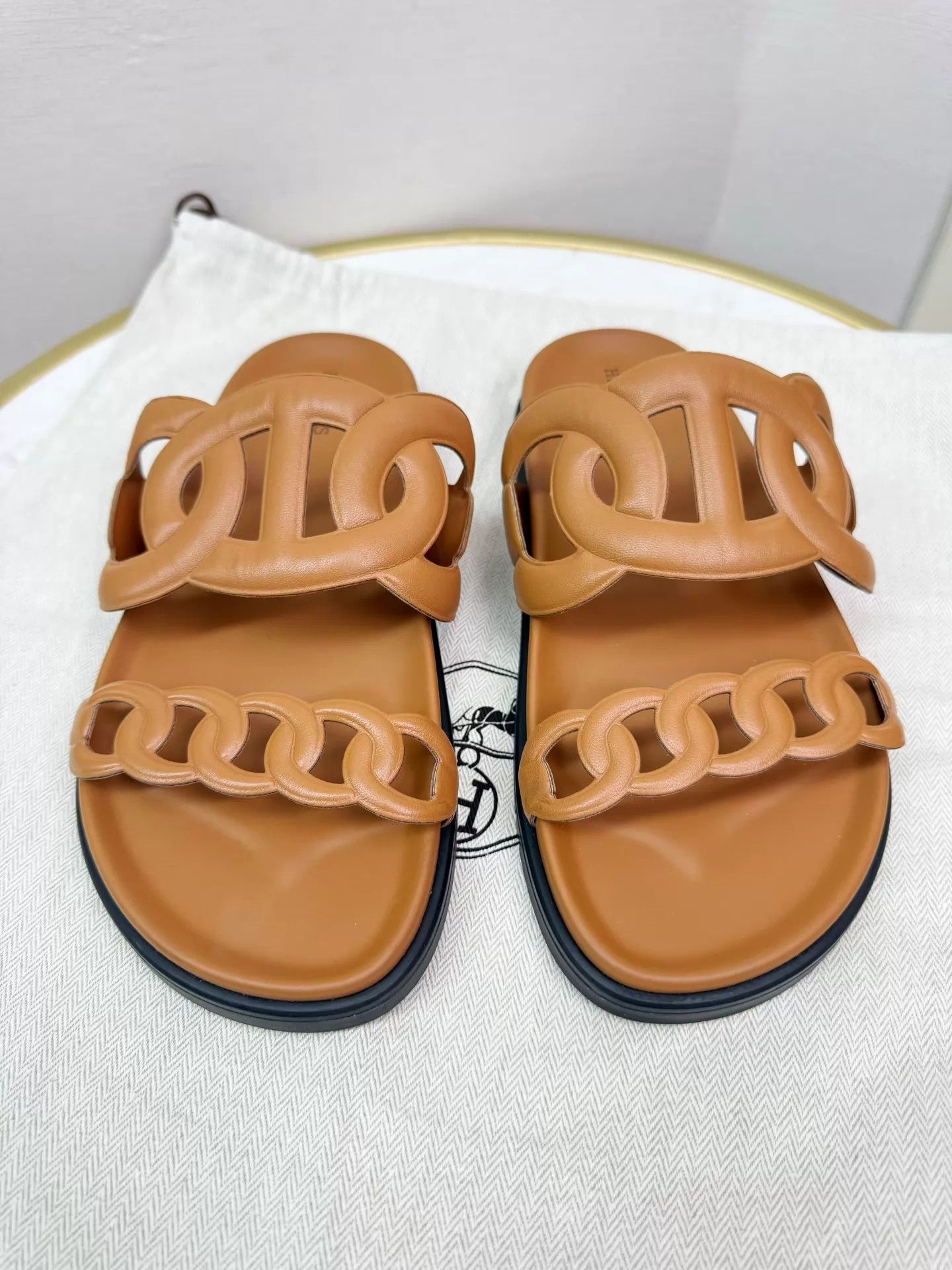 Hermes Hermes Oran Slipper EU 39 Worn Once Like New Size US 8.5 / IT 38.5 - 1 Thumbnail