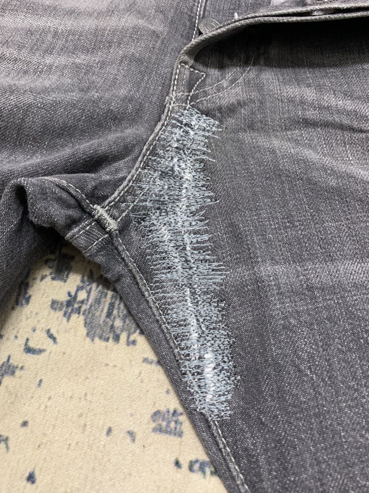 Levi's vintage levi's 501 distressed denim jeans W37 Size US 37 - 5 Thumbnail