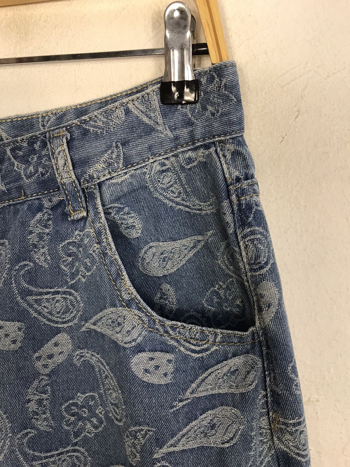 Japanese Brand × Vintage Vintage Japanese Brand Carpenter Paisley Art Denim Shorts Size US 30 / EU 46 - 5 Thumbnail