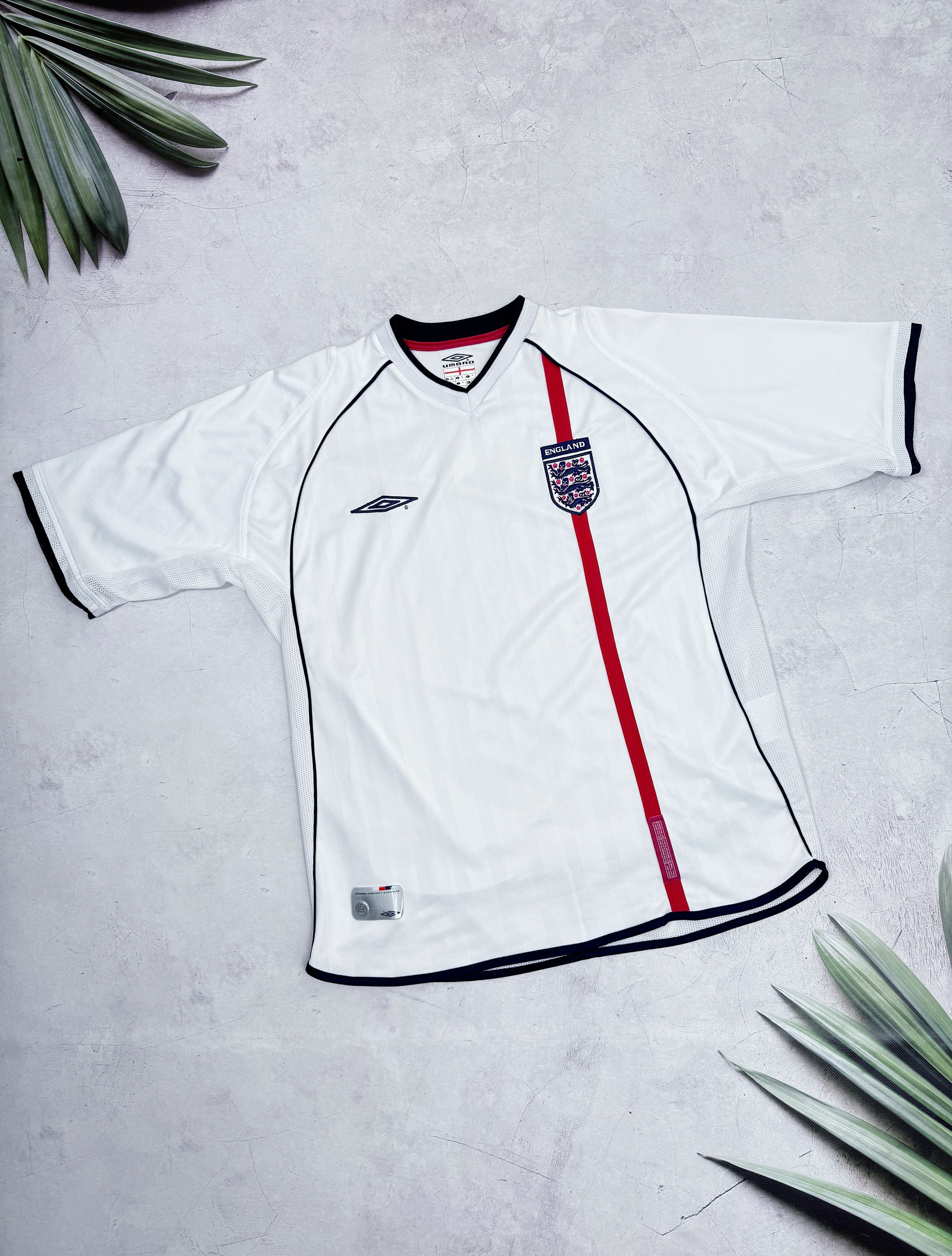 Umbro × Vintage Vintage 2001 England Home Shirt by Umbro Size US L / EU 52-54 / 3 - 1 Thumbnail