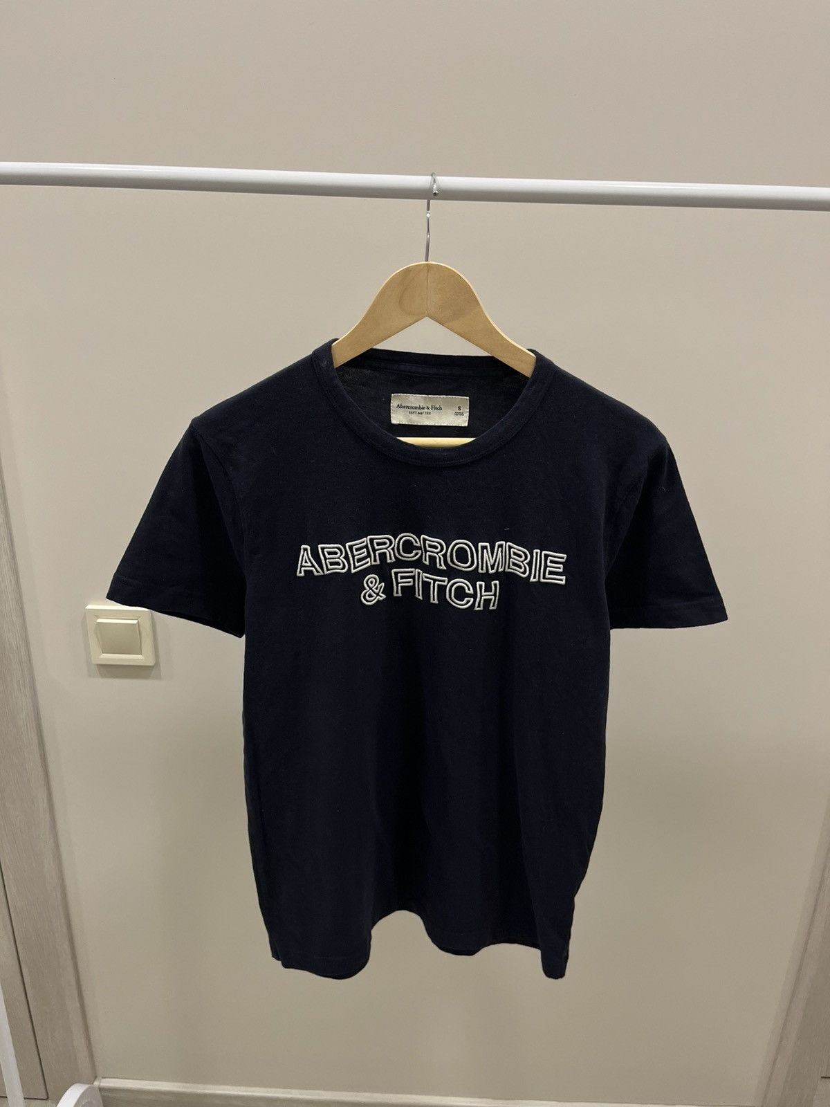 Abercrombie & Fitch Abercrombie & Fitch T-Shirt Spellout Vintage Y2K Size US S / EU 44-46 / 1 - 1 Thumbnail