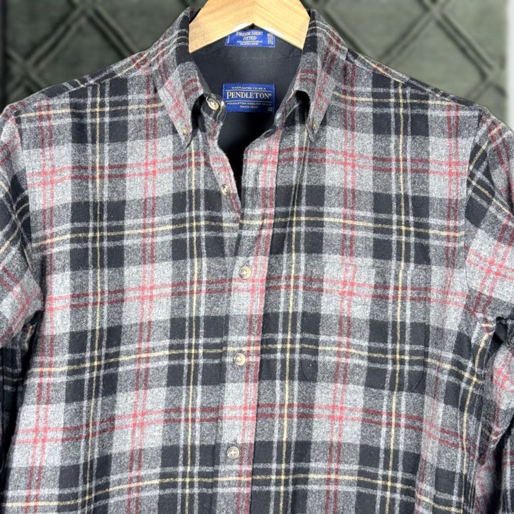 Pendleton VINTAGE Pendleton Shirt Gray Plaid Virgin Wool Fitted Men's Size Medium Size US M / EU 48-50 / 2 - 1 Thumbnail
