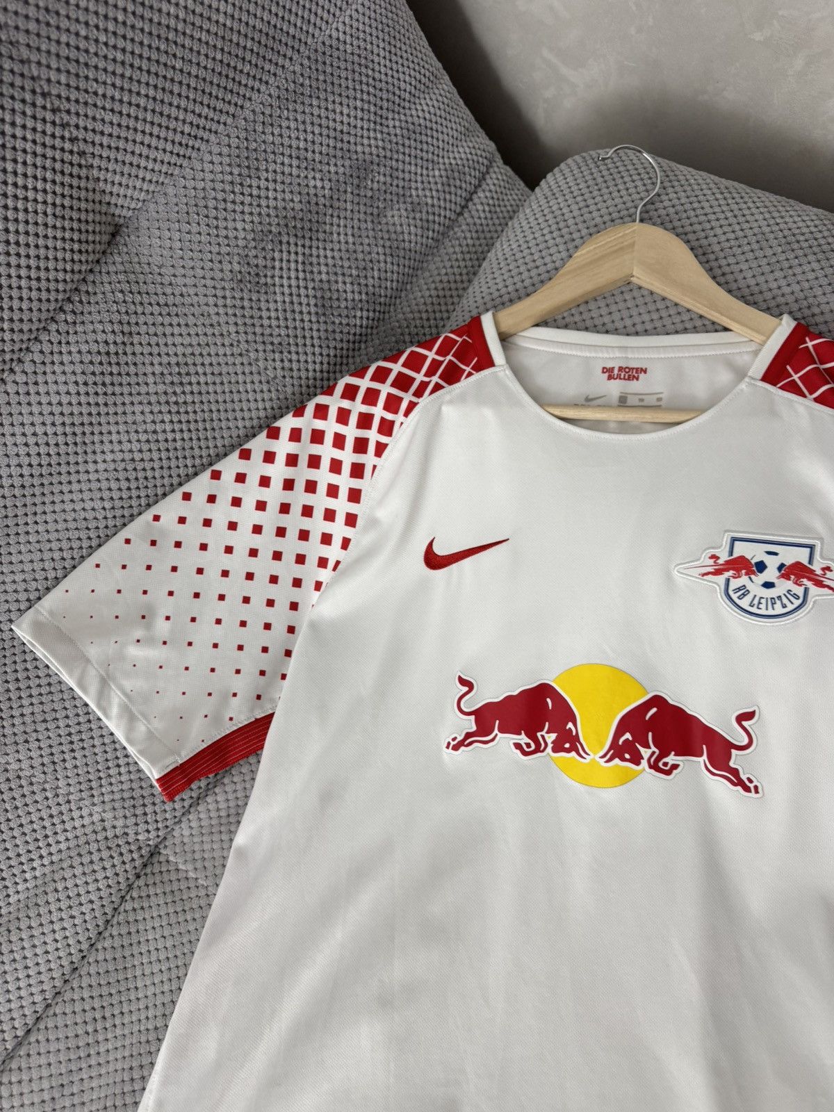 Nike × Red Bull Nike RB Leipzig 2017 2018 Soccer Jersey Size US XL / EU 56 / 4 - 3 Thumbnail