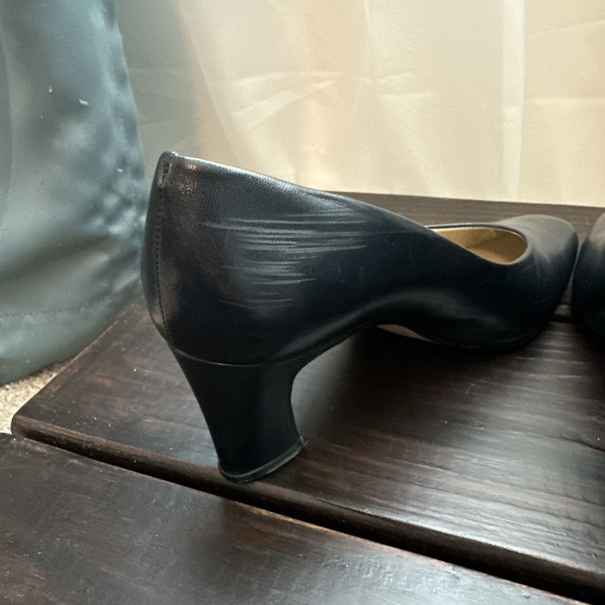Etienne Aigner Etienne Aigner Taylor Heels Size 6.5M Black Leather Pumps Size US 6.5 / IT 36.5 - 5 Thumbnail
