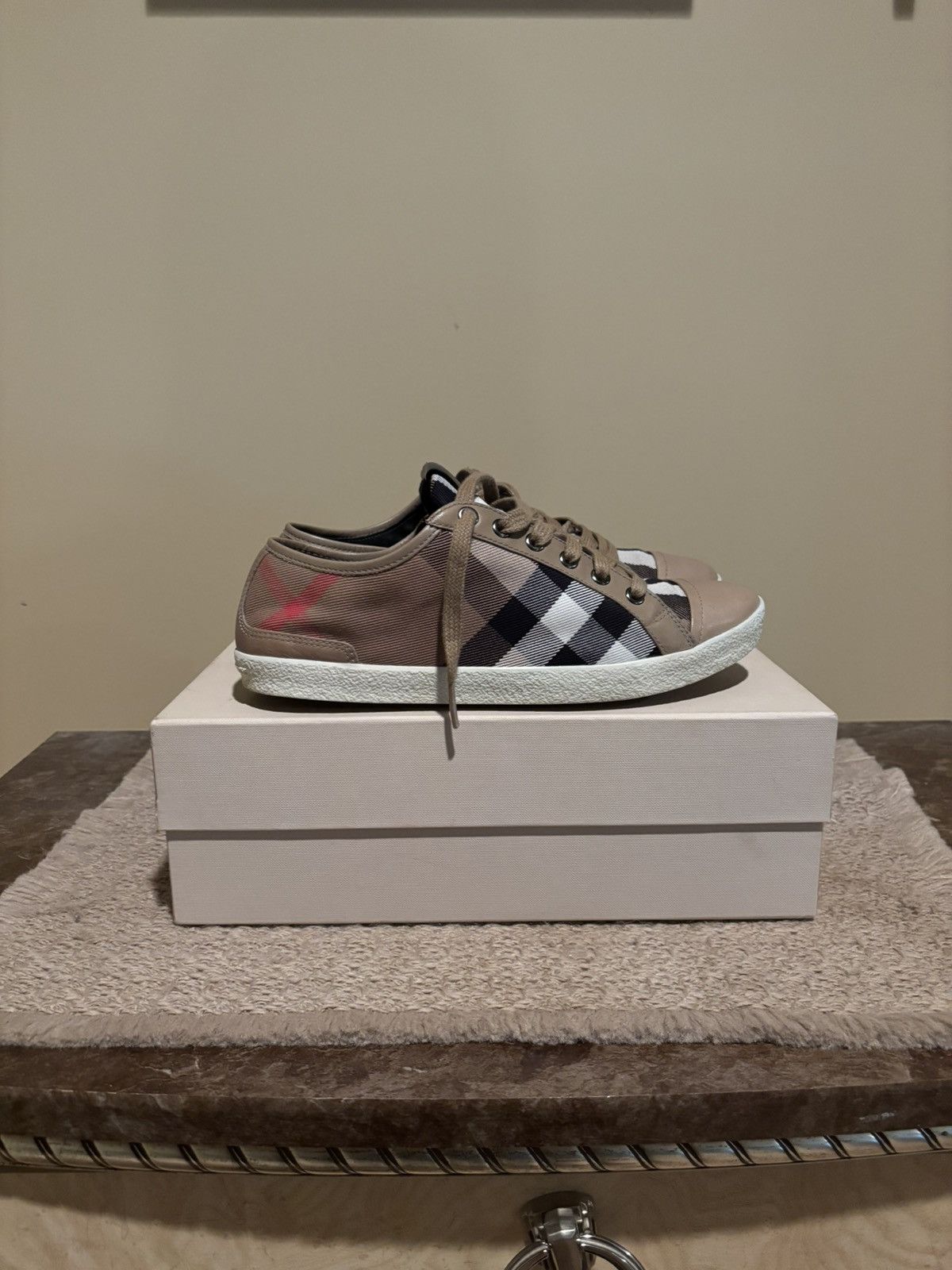 Burberry Vintage Housecheck Low Top Vulcanized Sneaker Size US 7.5 / IT 37.5 - 2 Thumbnail