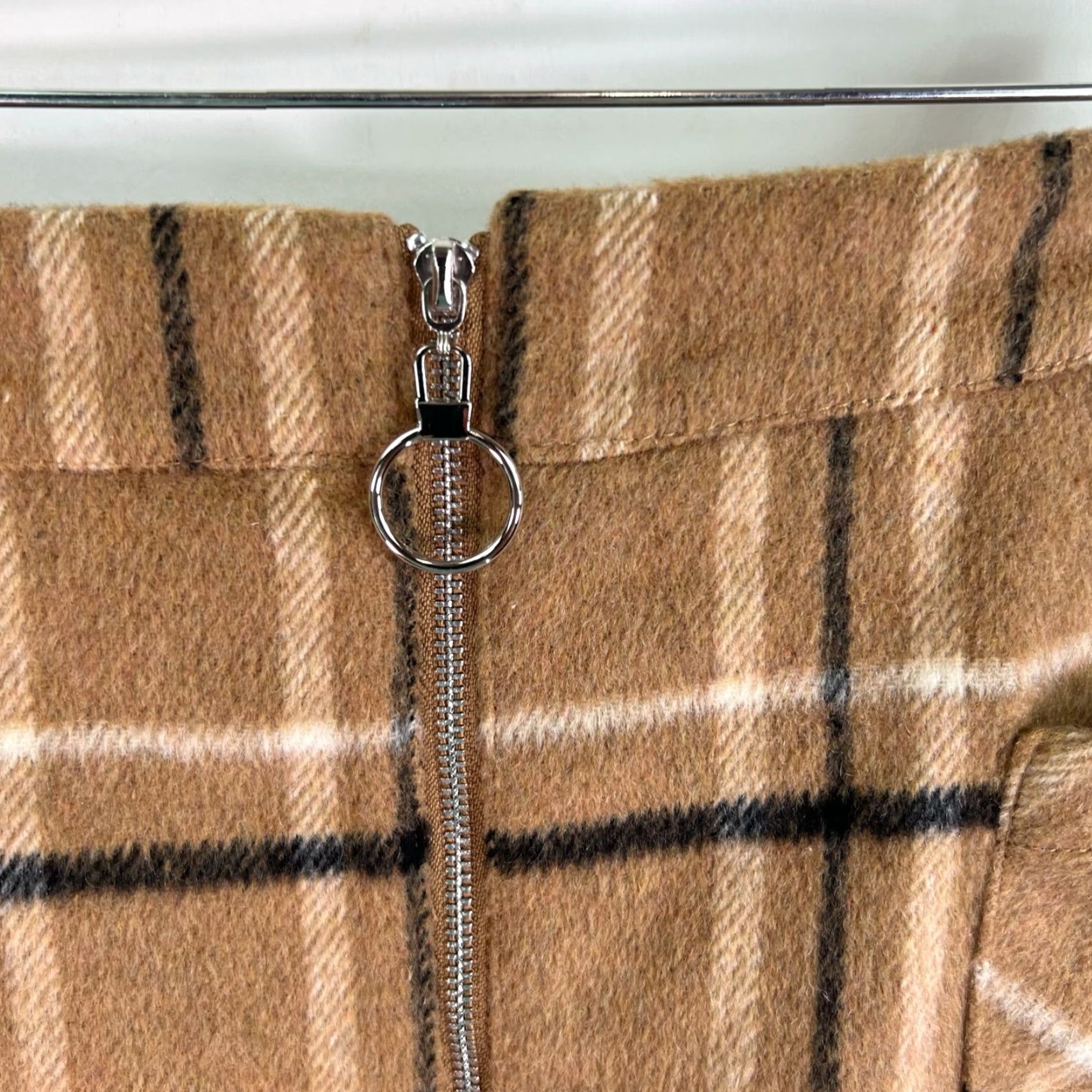 Vintage HYFVE Wool Pockets Plaid Zip Front Mini Skirt Women M Brown 28" Plaid Zip Pockets 90s Boho Hipster Vintage? Size 32" / US 10 / IT 46 - 5 Thumbnail