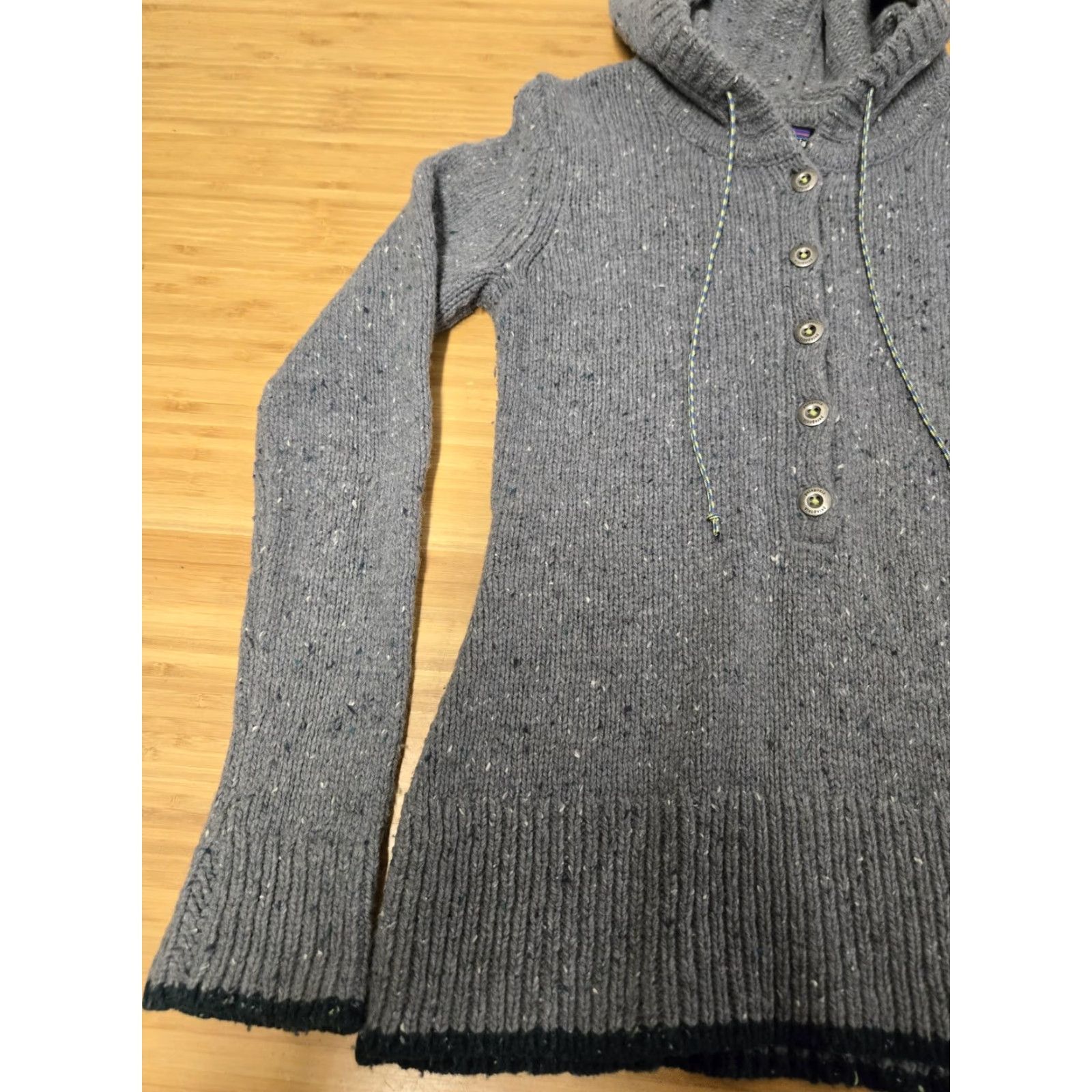 Patagonia Patagonia Sweater Womens Small Gray Lambswool Blend Henley Hoodie Knit Speckled Size S / US 4 / IT 40 - 3 Thumbnail
