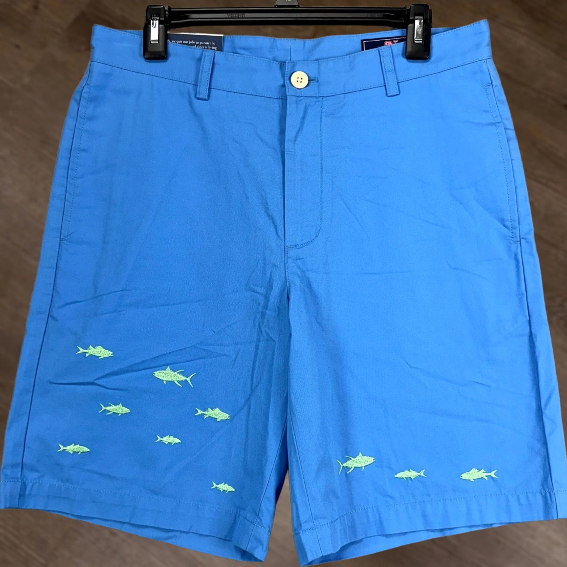Vineyard Vines Vineyard Vines Mens Club Shorts 32X9 Blue Fish Embroidered Khaki Classic Fit NEW Shorts Mens Blue Khaki 32x9 University? Size US 32 / EU 48 - 1 Thumbnail