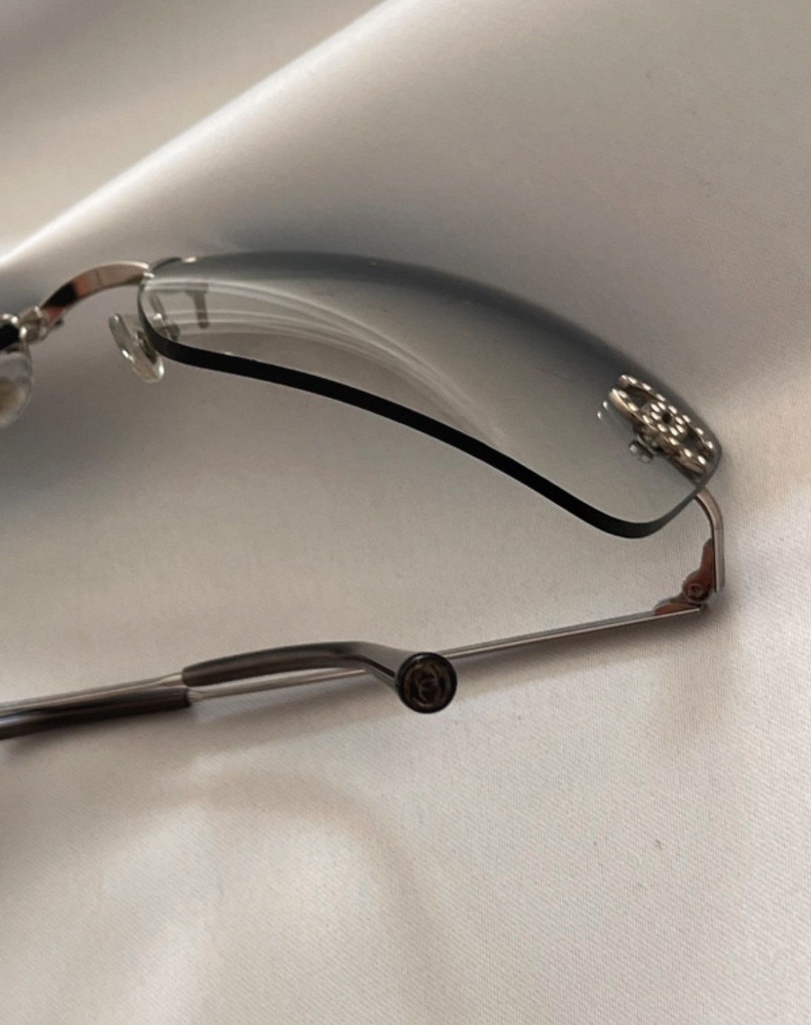 Chanel Chanel Sunglasses 4017-D CC Rhinestone Logo Rimless Vintage Size ONE SIZE - 5 Thumbnail