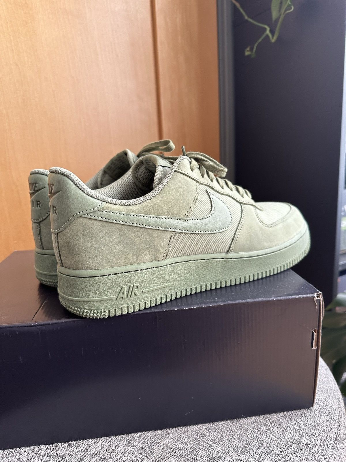 Nike AIR FORCE 1 07 LX Size US 11 / EU 44 - 3 Thumbnail