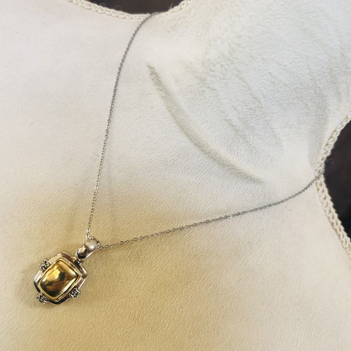 Vintage Vintage 80s dual tone snap bale pendant on chain necklace Size ONE SIZE - 2 Thumbnail