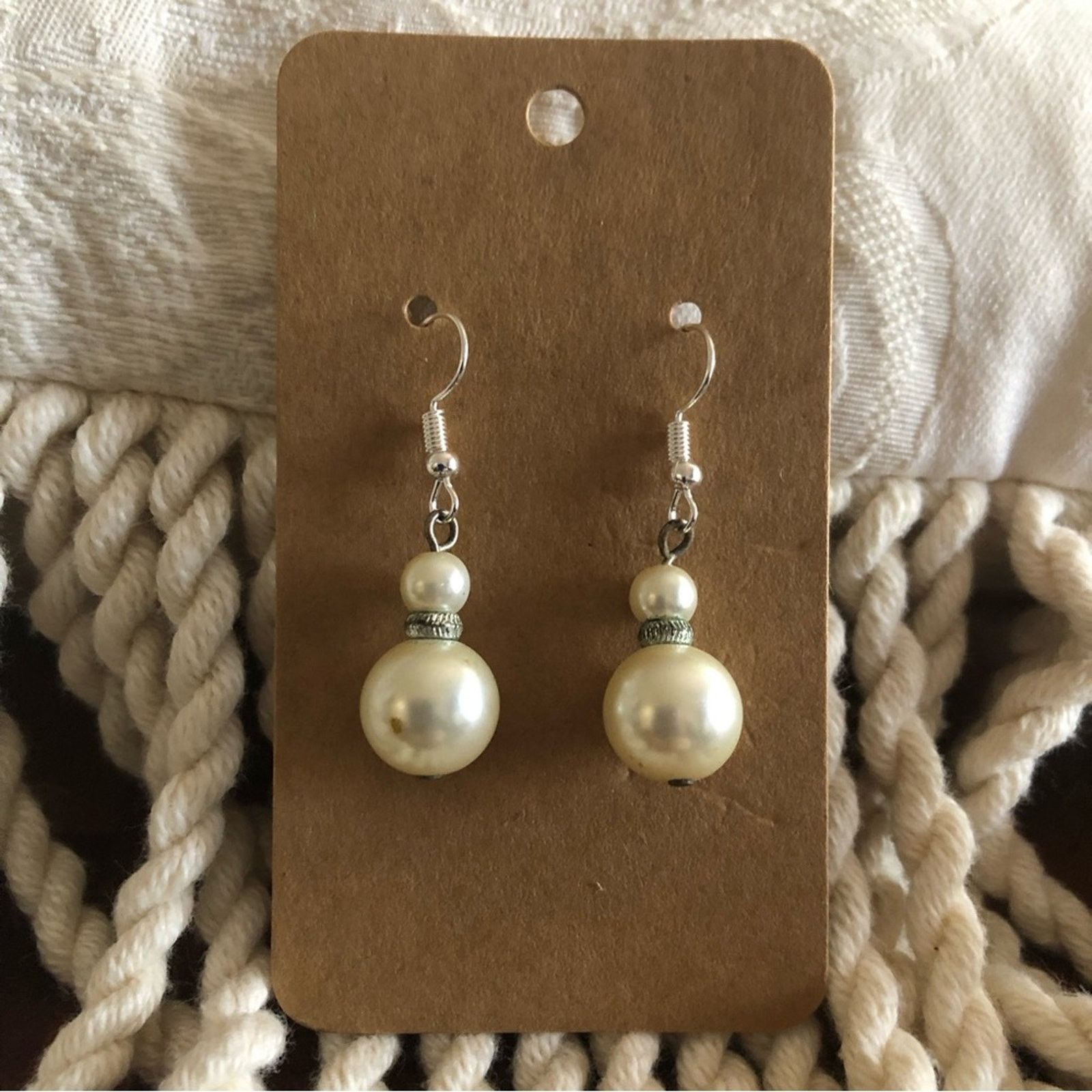 Vintage Vintage round white faux pearls dangle earrings Size ONE SIZE - 1 Thumbnail