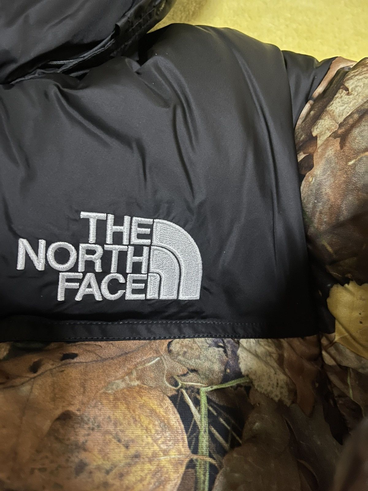 The North Face Supreme tnf the north face leaves nuptse Jacket Size US S / EU 44-46 / 1 - 5 Thumbnail