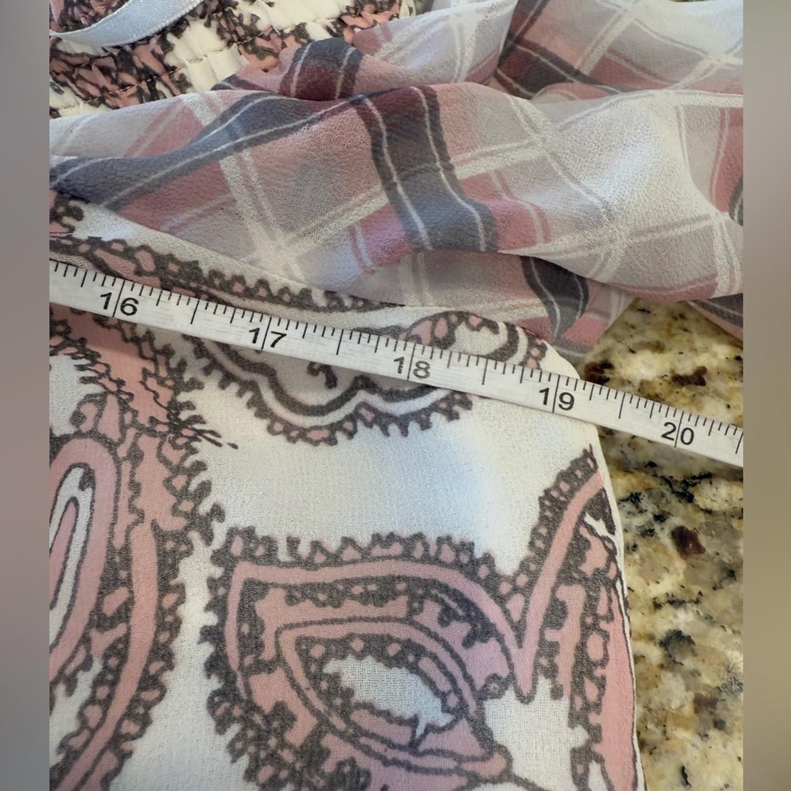 Other Loft pink gray white paisley plaid ruffled top SZ XS Size XS / US 0-2 / IT 36-38 - 10 Thumbnail