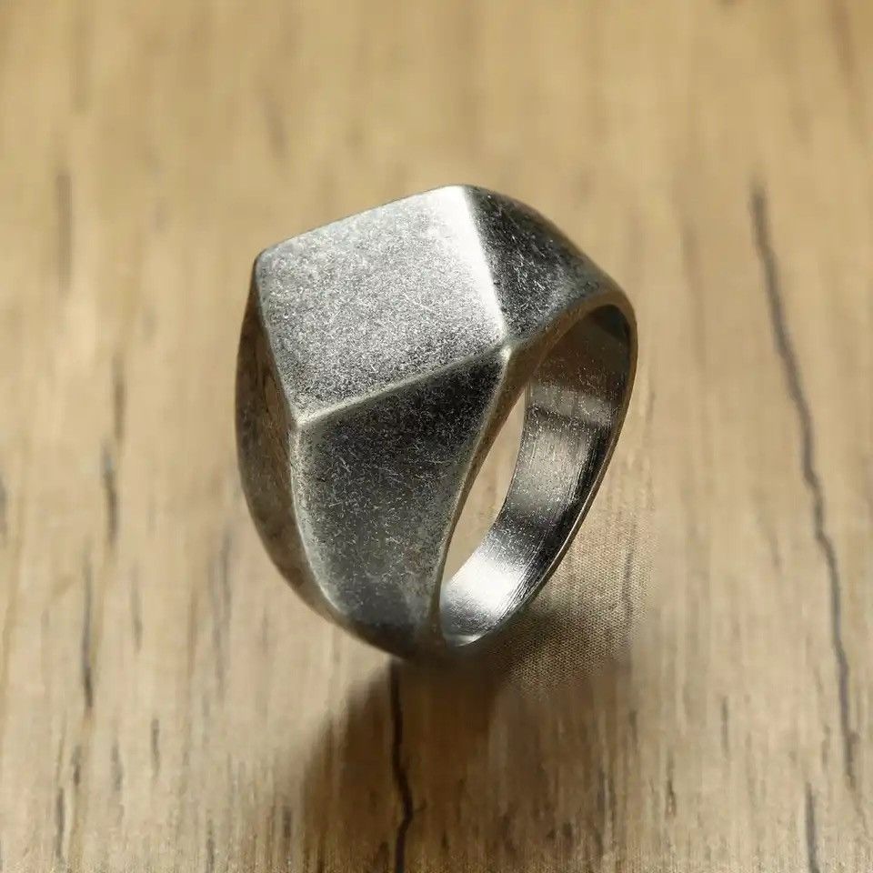 Designer × Jewelry Flat-Top Signet Ring Size ONE SIZE - 1 Thumbnail