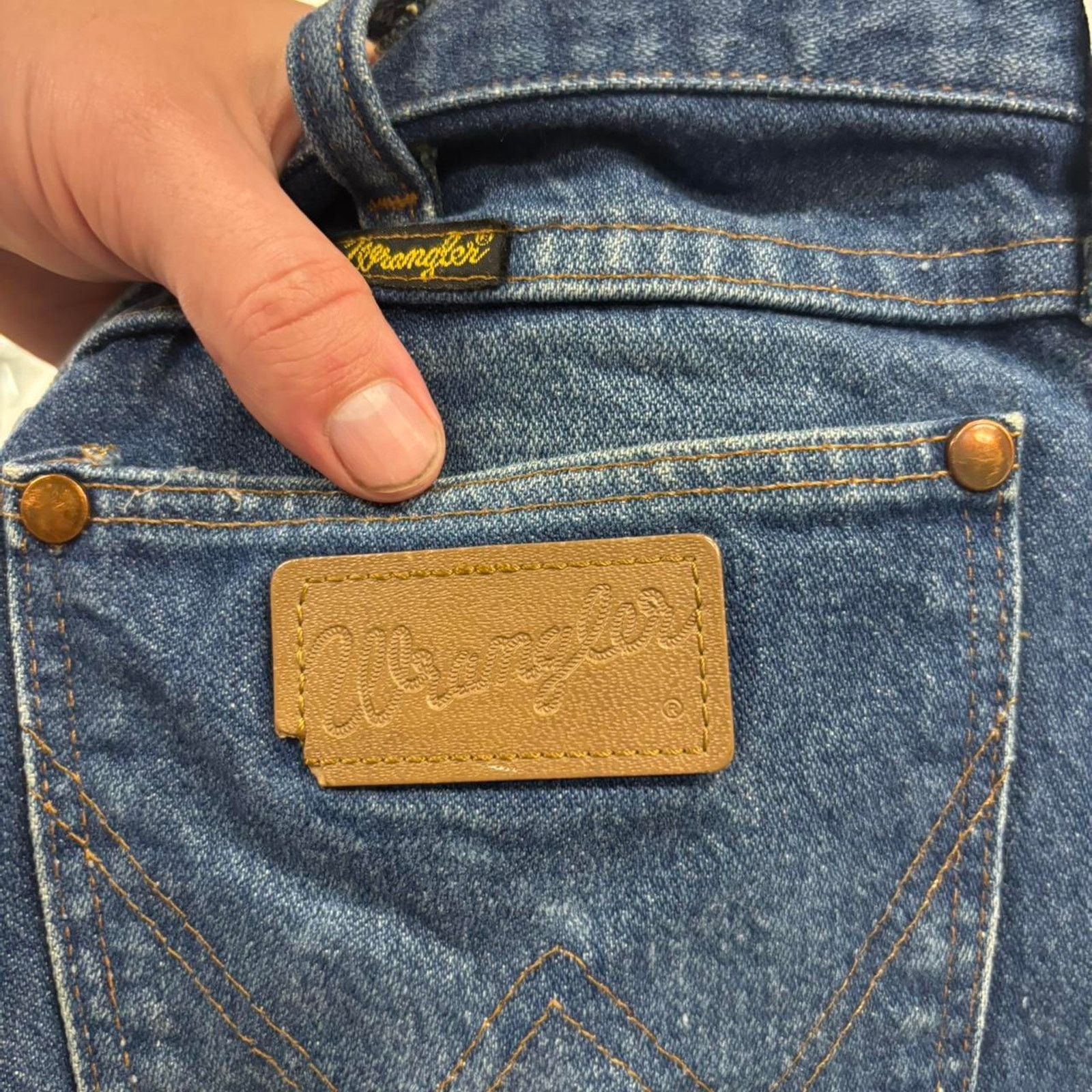 Wrangler 90s Wrangler Loose Fit Medium Wash Blue Jeans Size US 34 / EU 50 - 2 Thumbnail