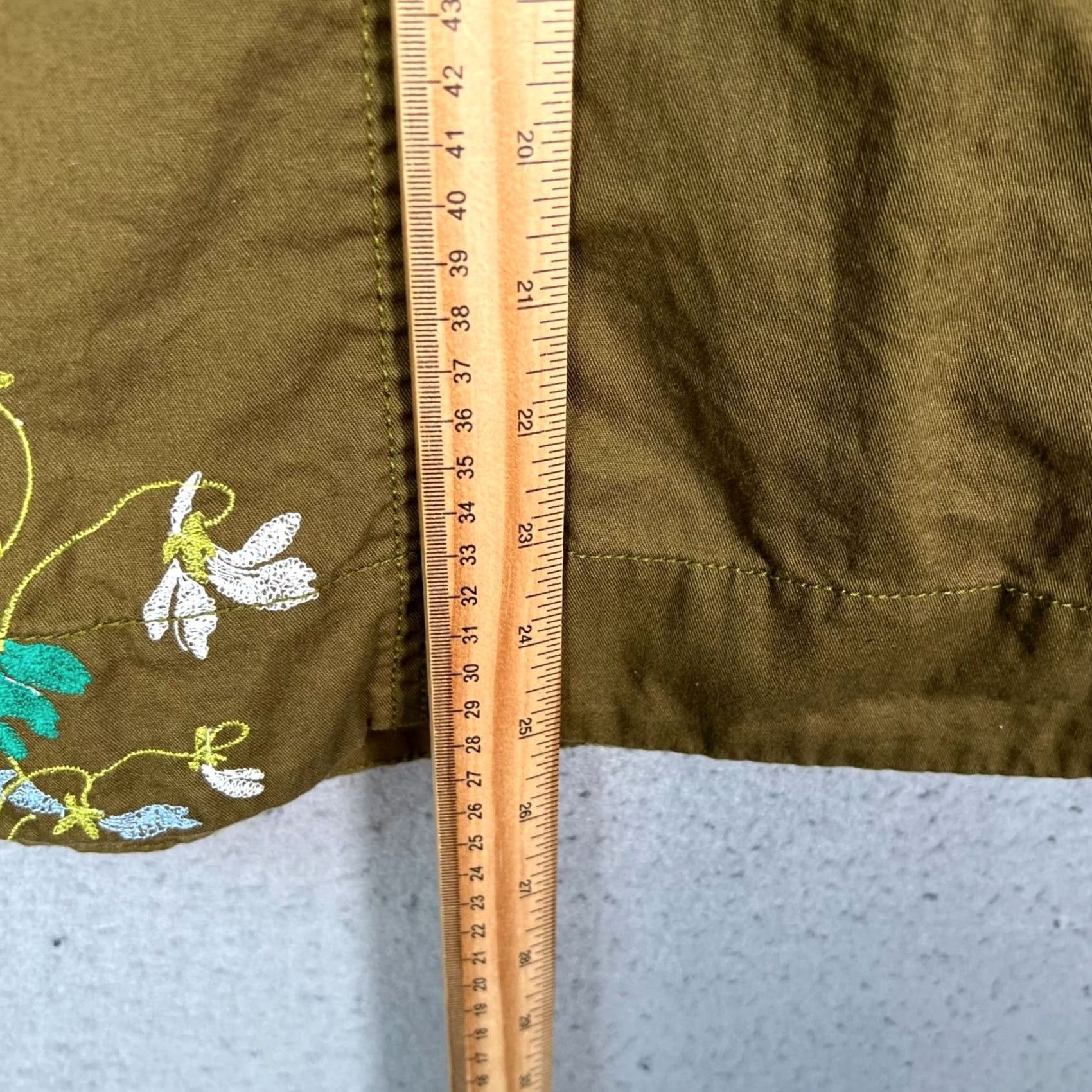 Ann Taylor Ann Taylor Skirt Size 2 Olive Green Cotton Floral Embroidered Womens Size 26" / US 2 / IT 38 - 7 Thumbnail