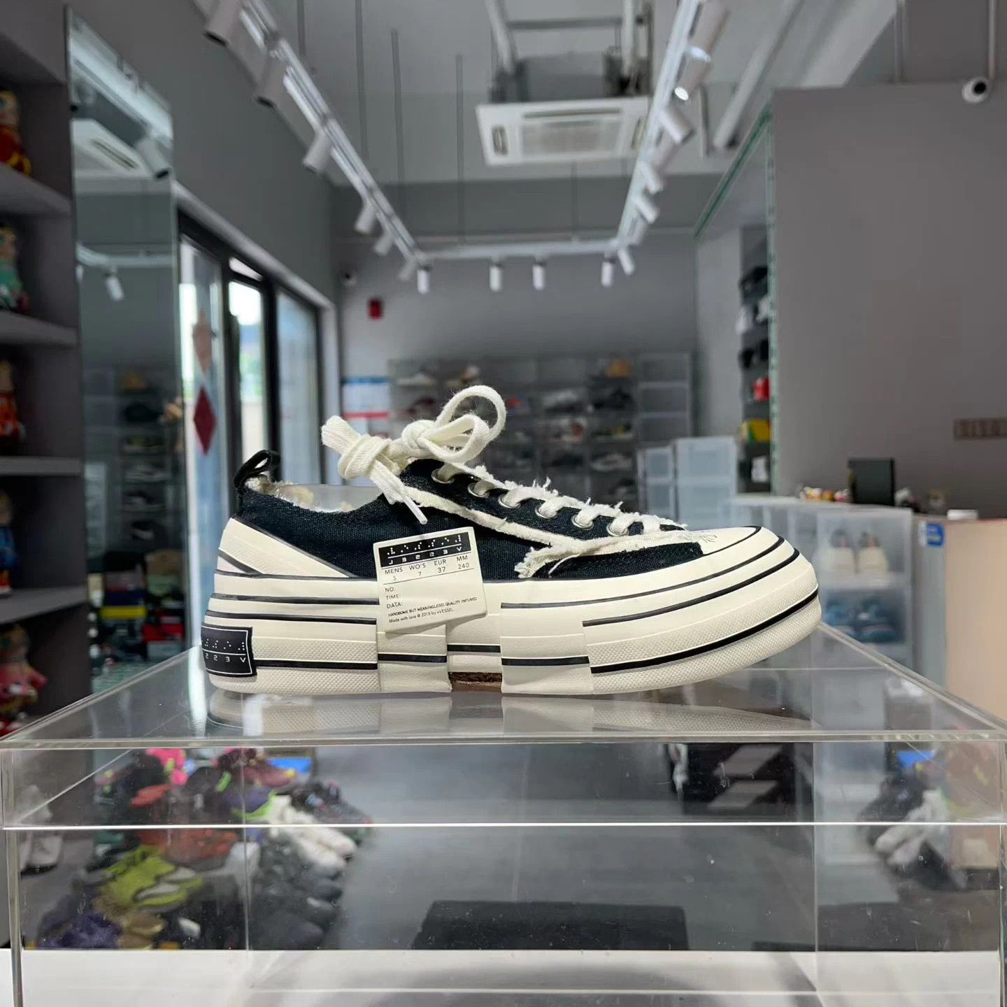 Other xVESSEL Wu Jianhao Black White 37 (worn once) Size US 6.5 / IT 36.5 - 3 Thumbnail