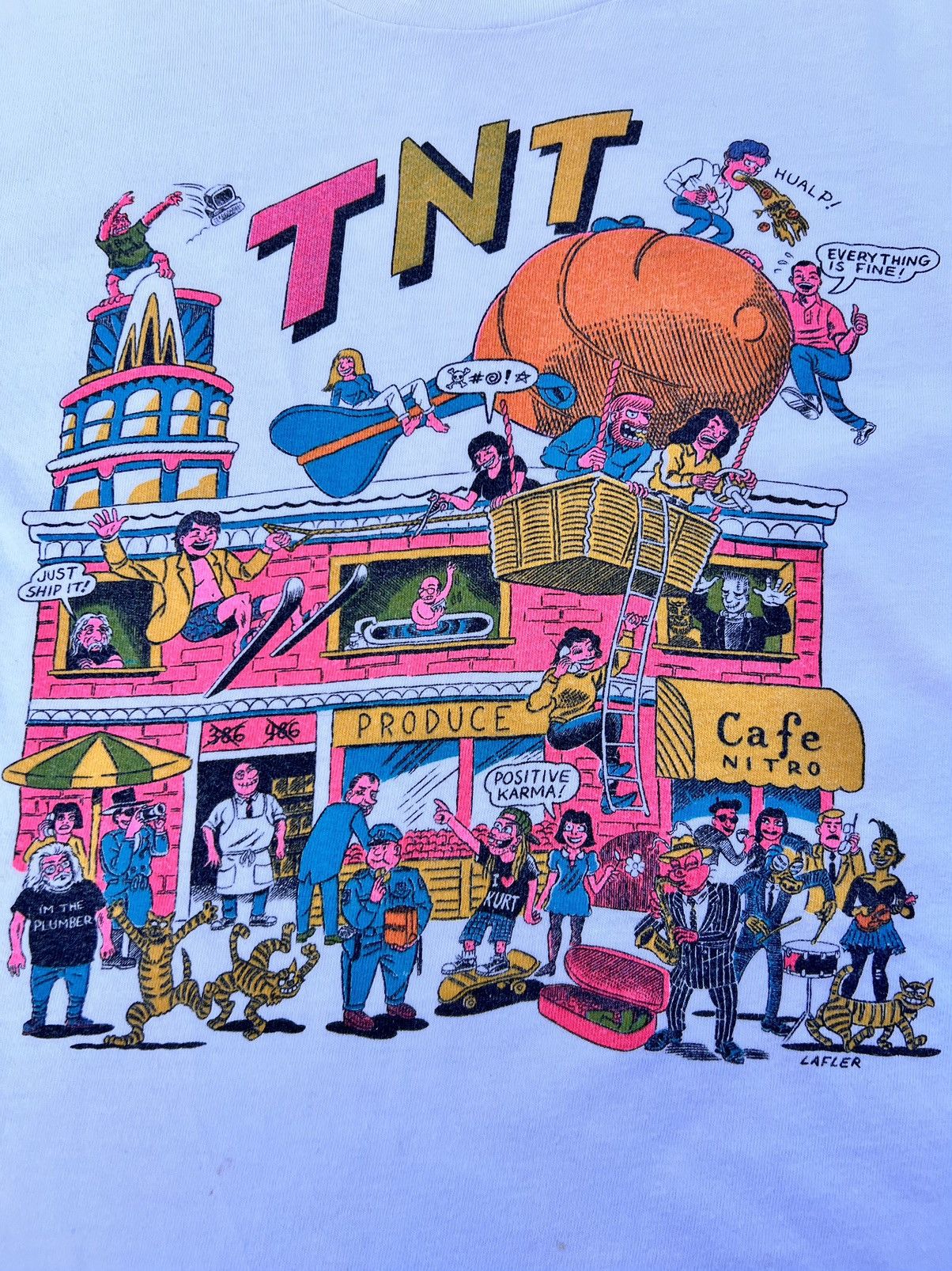 Vintage VTG TNT CITY SCENE GRAPHIC TEE ( STEVE LAFLER) Size US L / EU 52-54 / 3 - 6 Thumbnail