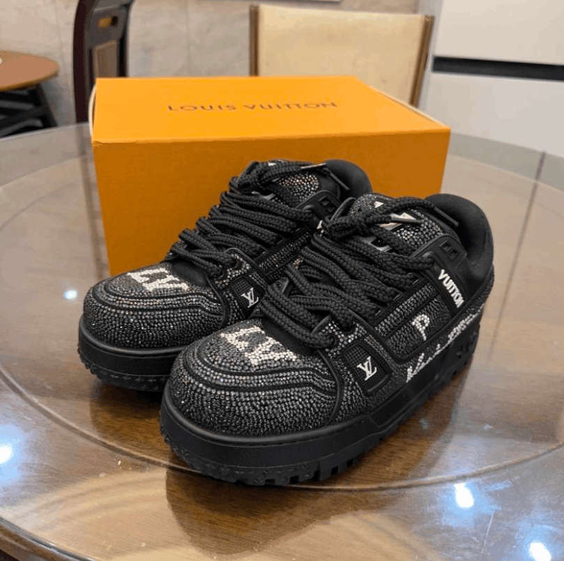 Louis Vuitton Louis Vuitton low-top fashion skate shoes Size US 8.5 / EU 41-42 - 1 Thumbnail