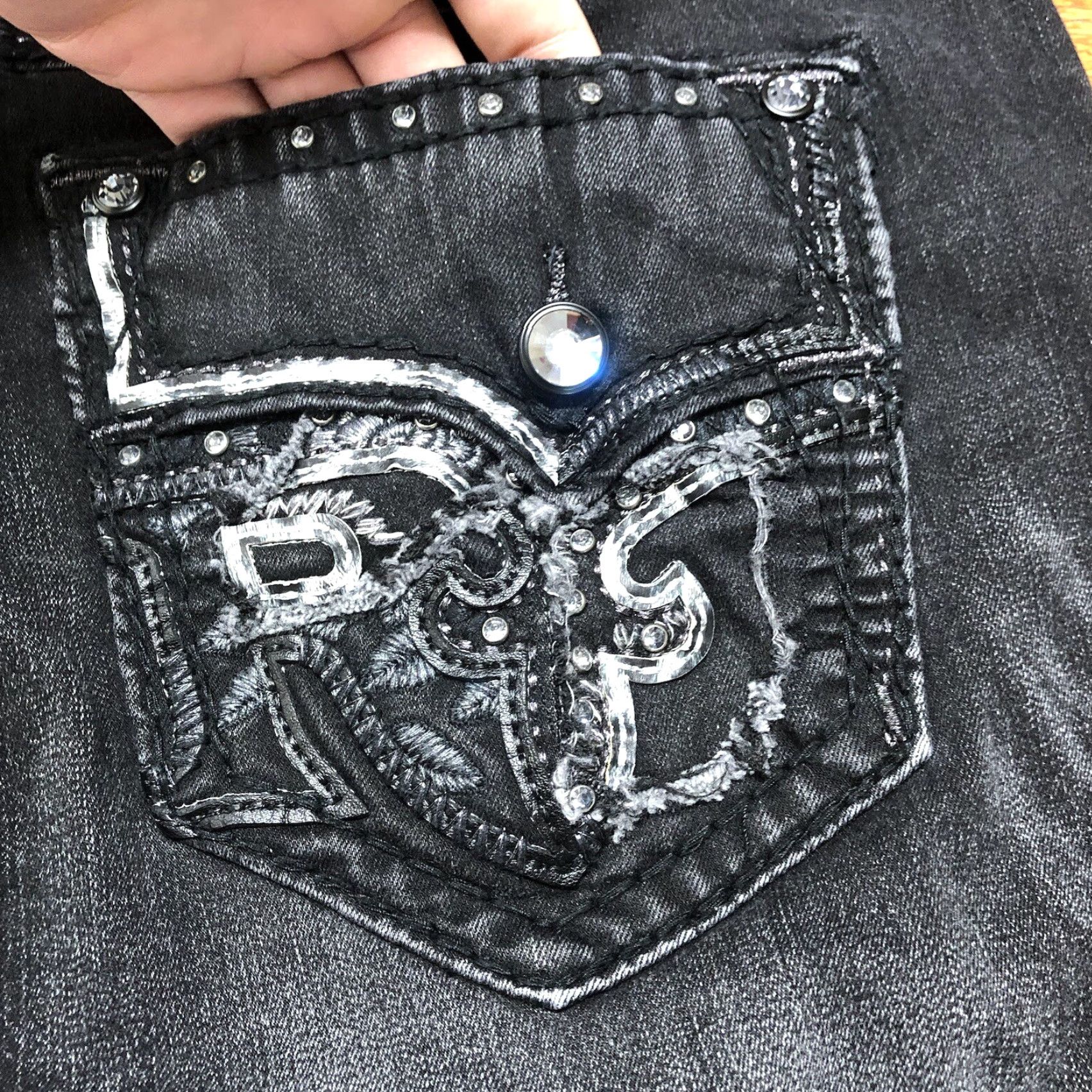 Vintage VINTAGE Rock Revival Jeans Black Womens 34 Slim Ankle 5-Pocket Denim Distressed Embroidered Rhinestone Sequin Studded Rock Biker Metal Size 24" / US 00 / IT 34 - 4 Thumbnail