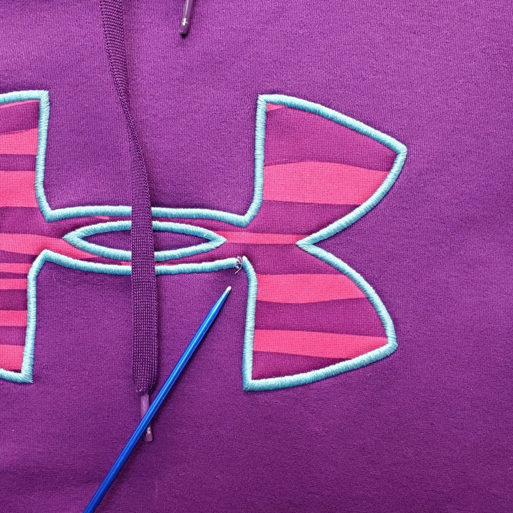 Under Armour Under Armour Women's Hoodie S Purple Pullover Logo Athletic Hooded Lined Pockets 100% Polyester Size S / US 4 / IT 40 - 5 Thumbnail