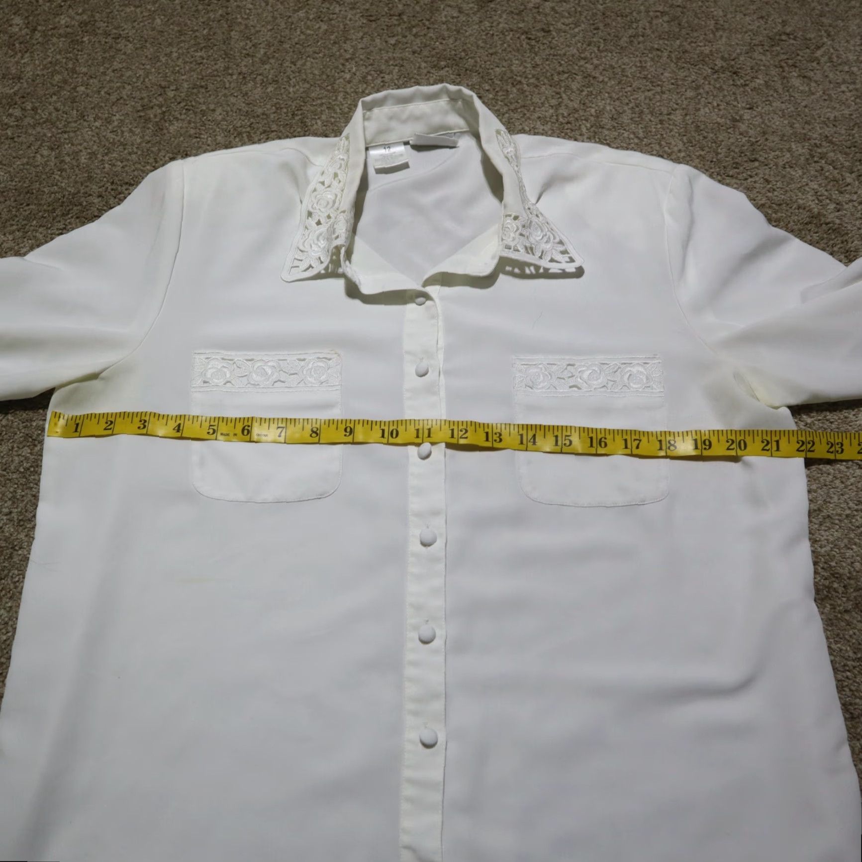 Vintage VINTAGE White Shirt Blouse Adult Women Size 12 White Lace Button Collar Long Sleeve 12 Women Vintage Classic Shirt Womens Size XL / US 12-14 / IT 48-50 - 4 Thumbnail