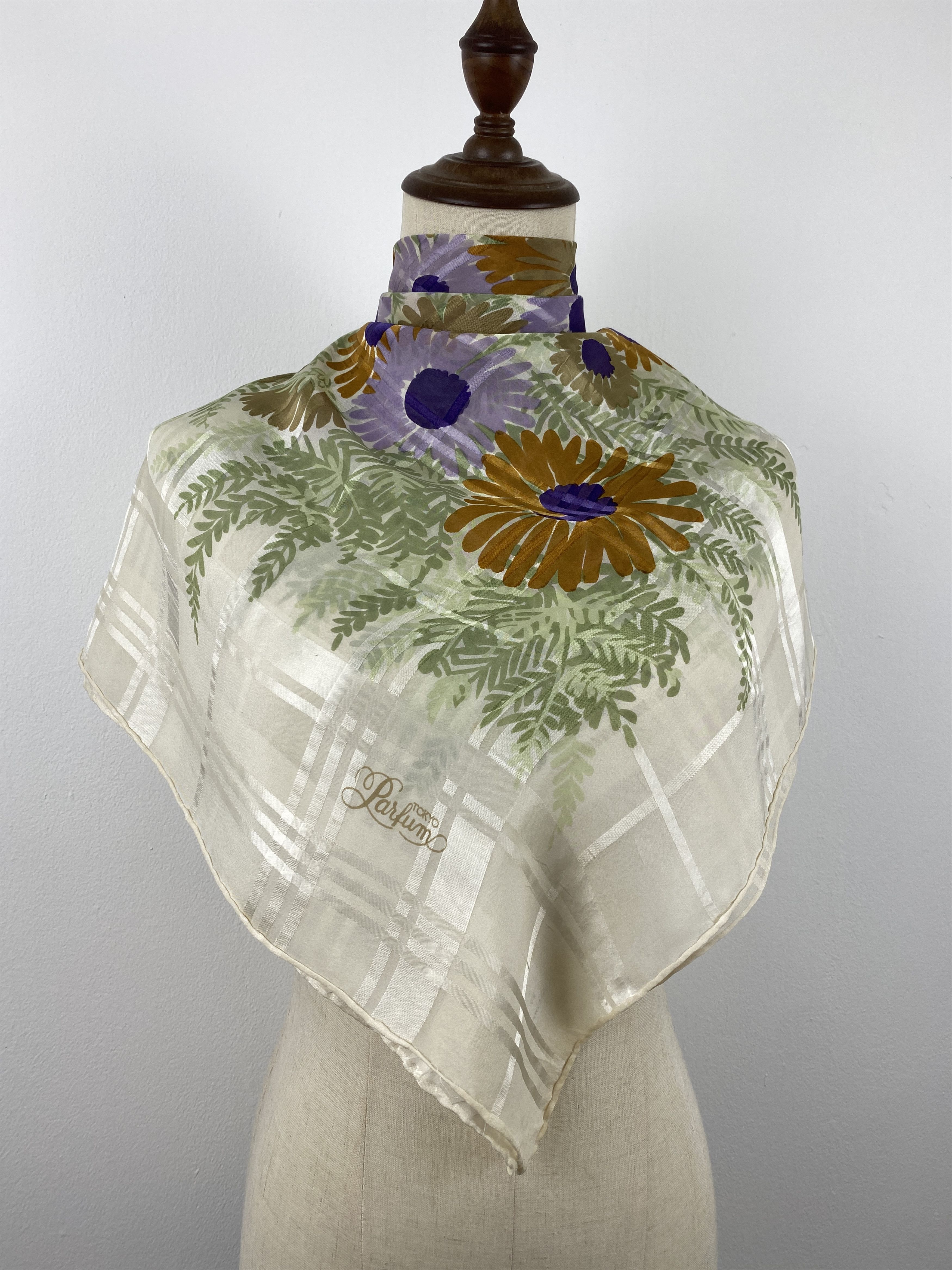 Japanese Brand Vintage Tokyo Parfum Floral Silk Scarf SN0146 Size ONE SIZE - 2 Thumbnail