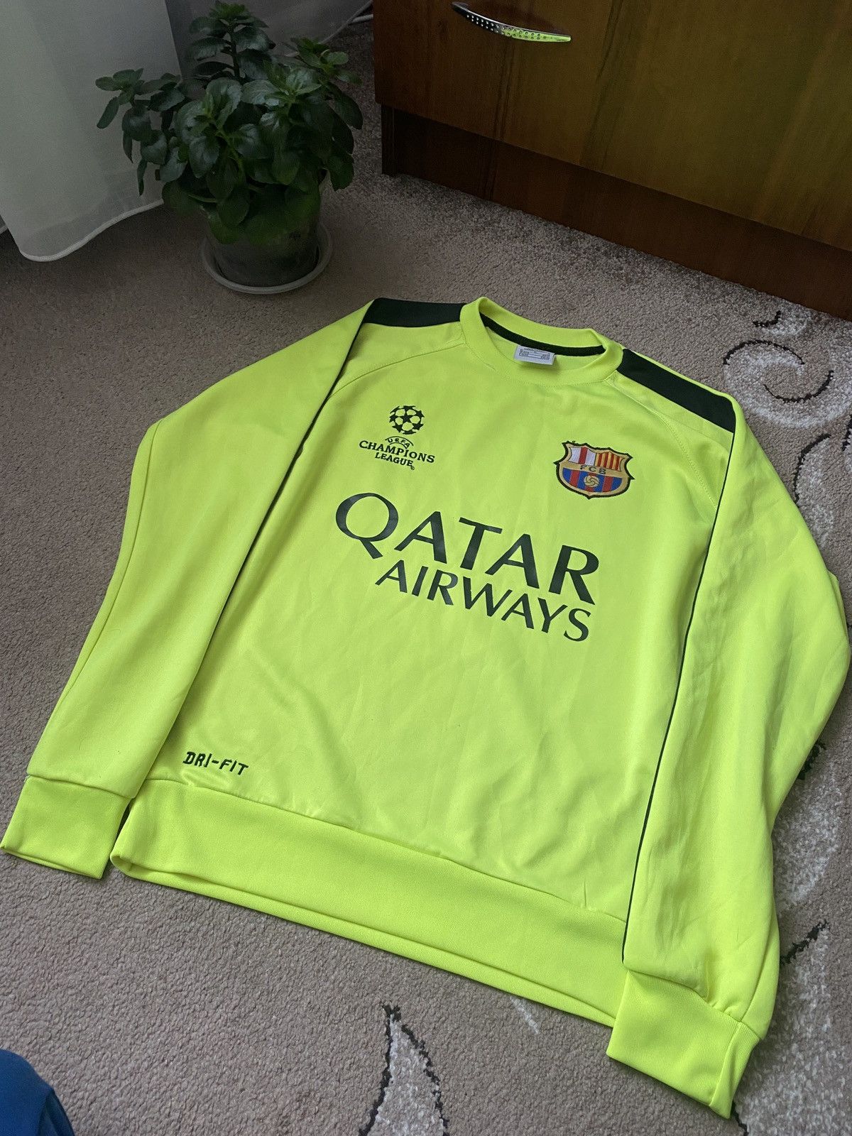 Other Vintage sweatshirt Nike Dri Fit Barselona Size US M / EU 48-50 / 2 - 1 Thumbnail