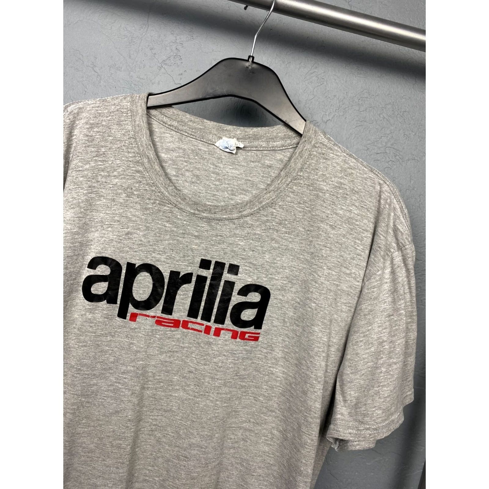 Vintage VINTAGE Aprilia Racing Team Mens T-Shirt XXL Gray Moto T-Shirt Vintage Mens T-Shirt 2XL Gray Graphic Print Crew Neck Short Sleeve Clothing Mens Size US XXL / EU 58 / 5 - 2 Thumbnail