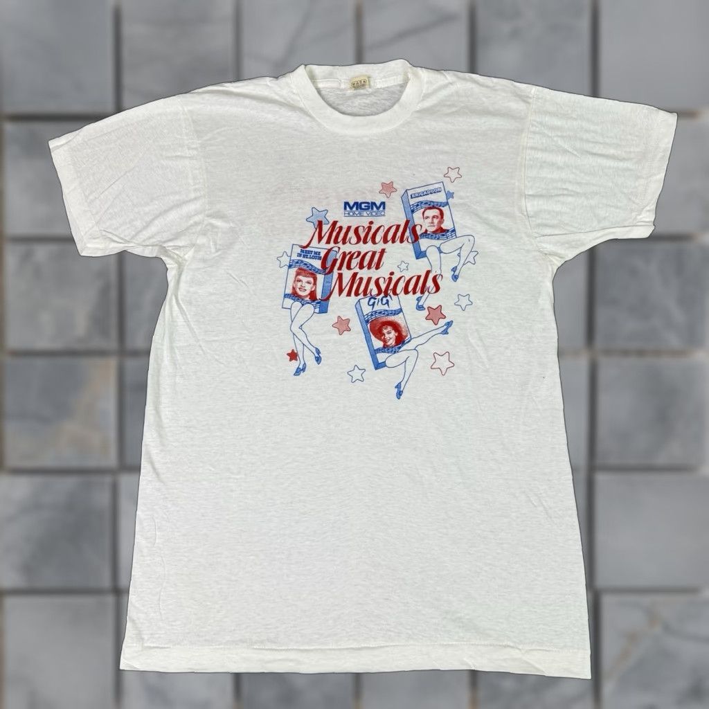 Vintage VINTAGE MGM Musicals T Shirt Mens XL White Logo 30s 60s Movie TV Broadway Classic Home Video USA Mens XL White Shirt Size US XL / EU 56 / 4 - 1 Thumbnail
